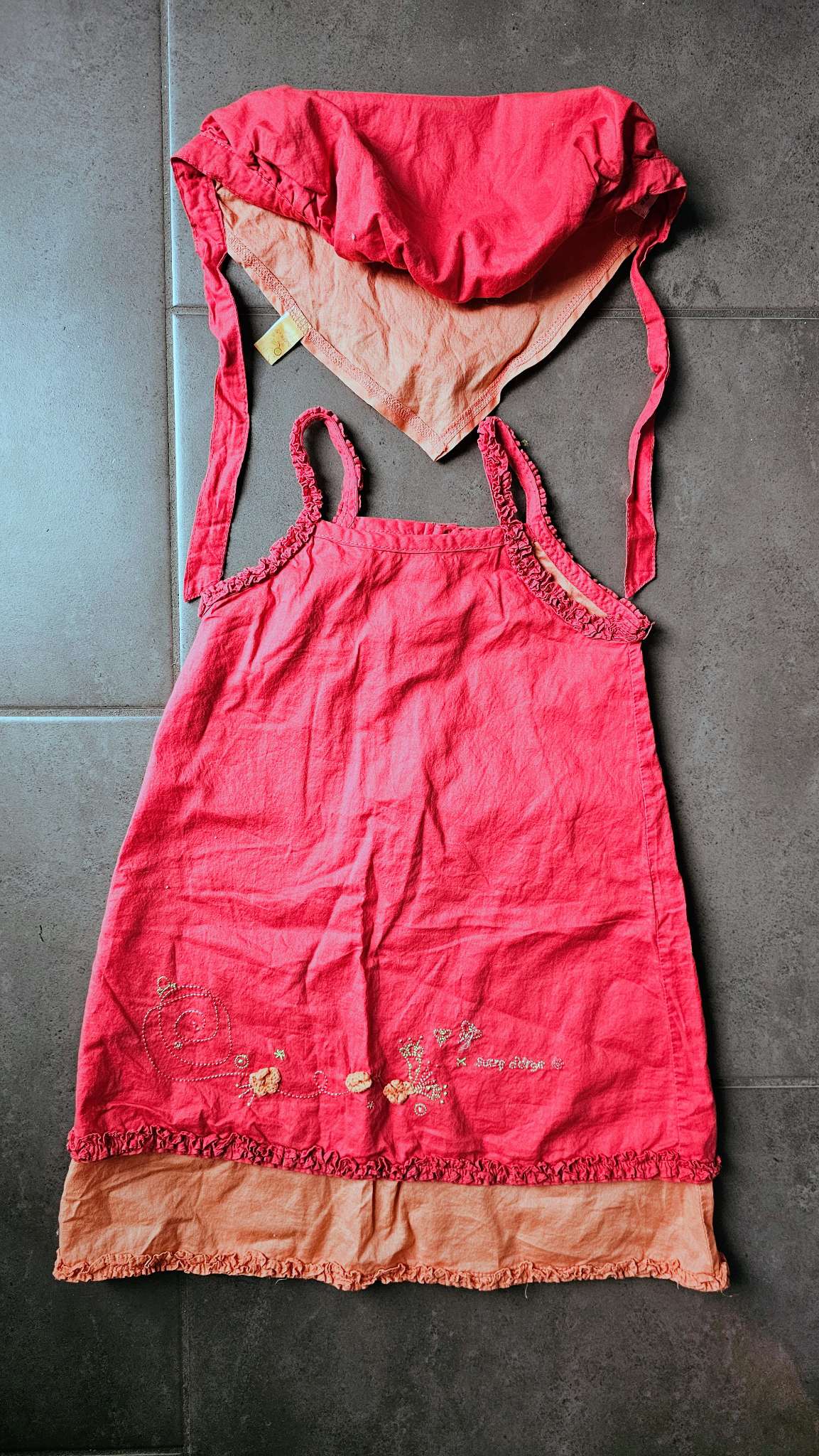 Sucre d’Orge coral Embroidered Dress & Matching Hat – (Size 2), Kids 2T