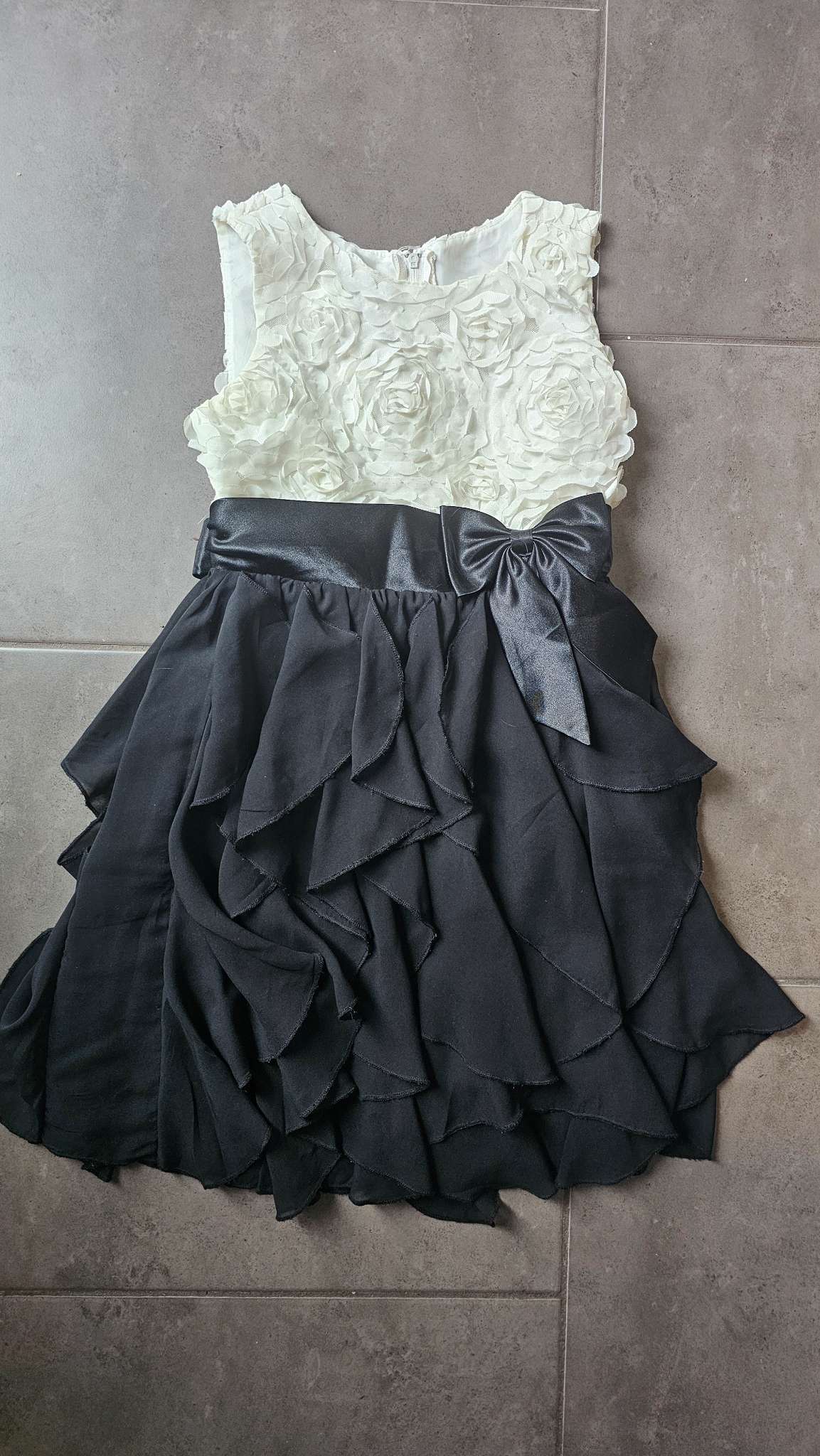 Cinderella White Rose & Black Ruffle Dress (Size 8), Kids 8