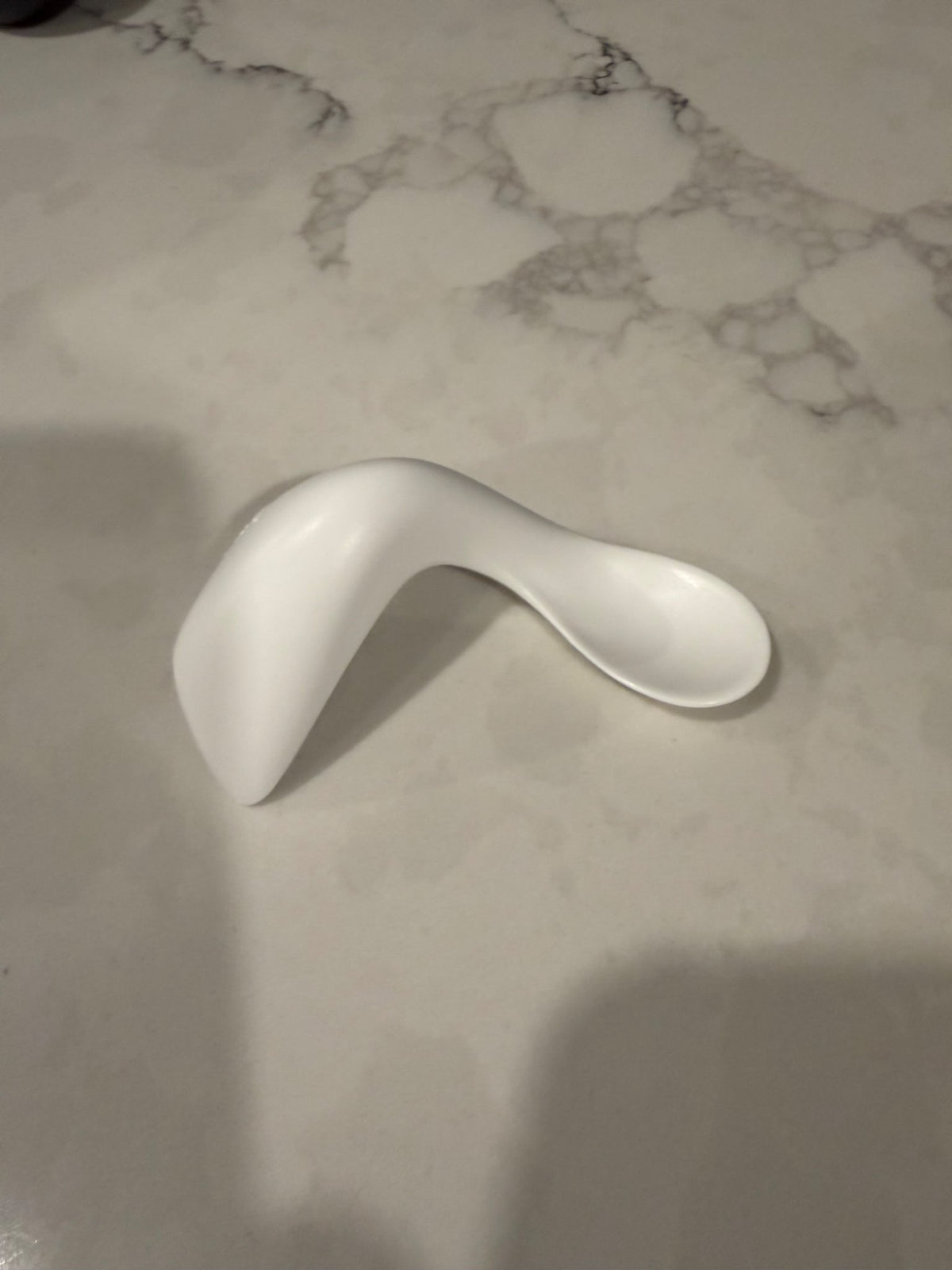 Kizingo - Toddler Spoon, Left Handed, White