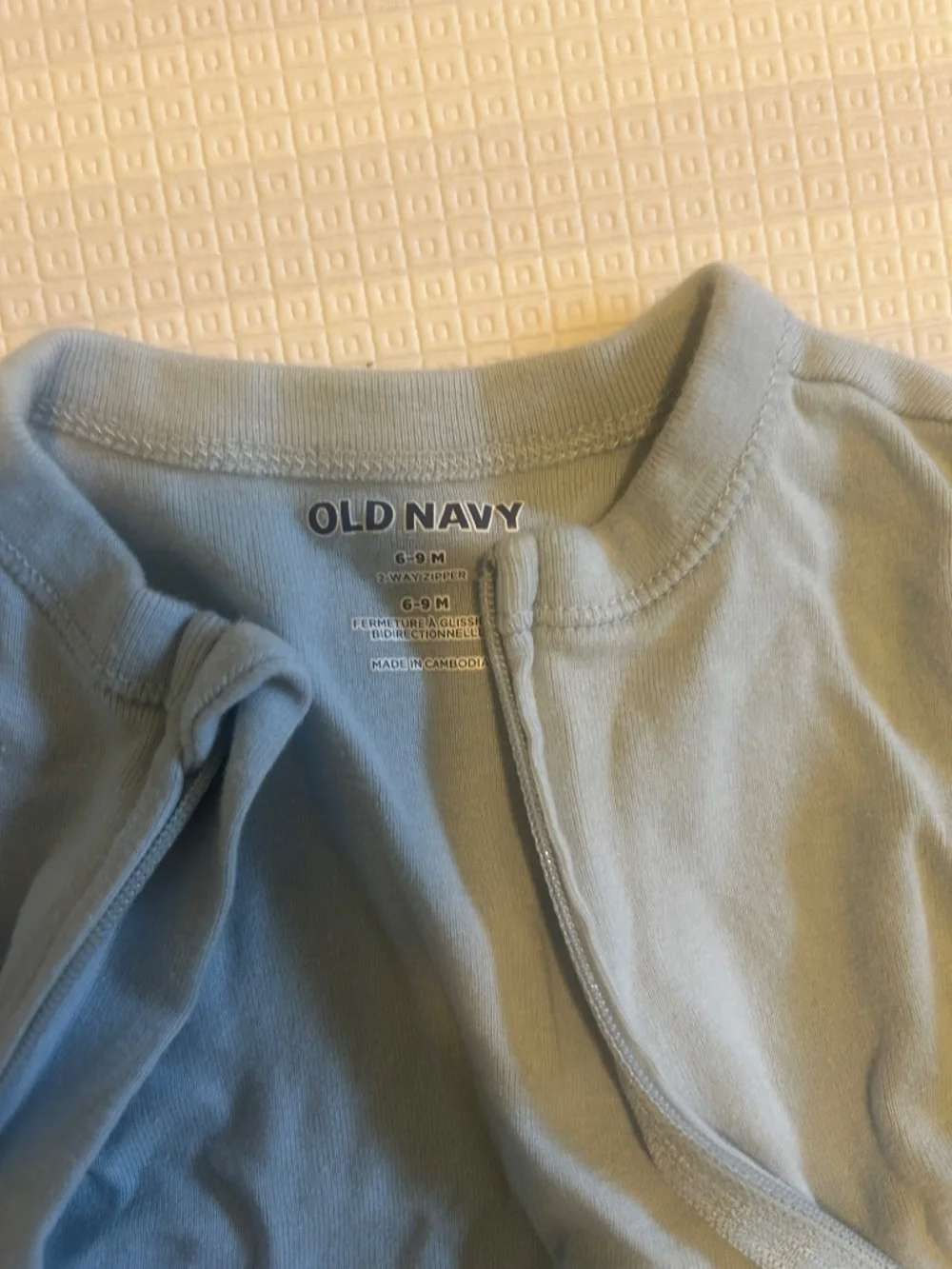 Old Navy baby footie, Kids 9 Month (6-9M)