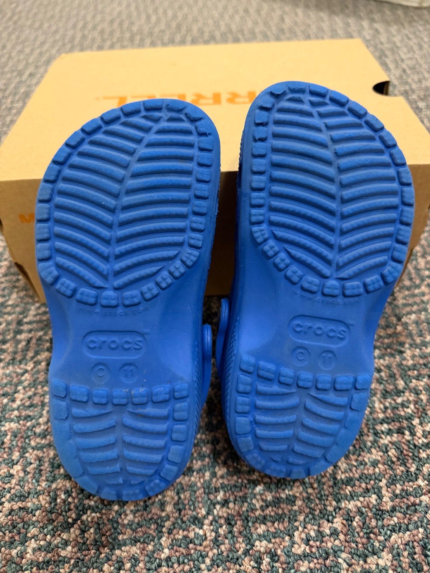 Kid Sandal - Crocs classic Clog , Shoes 11 (Toddler:2-4yr)