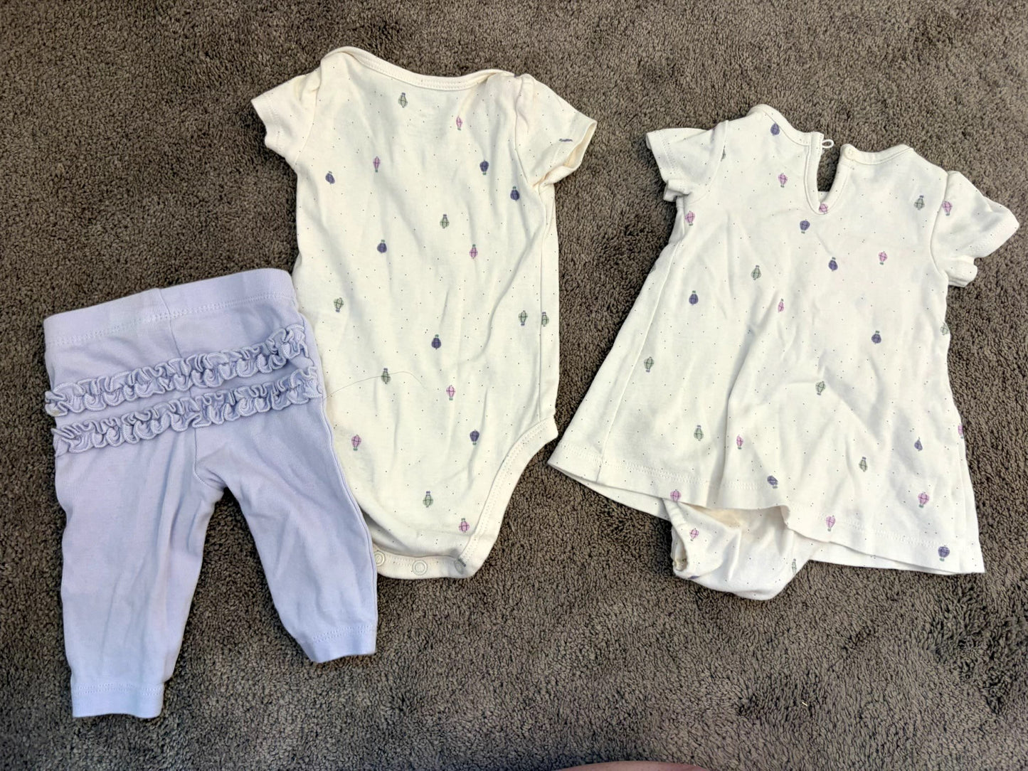 Carter's 0-3m balloon bundle , Kids 3 Month (0-3M)