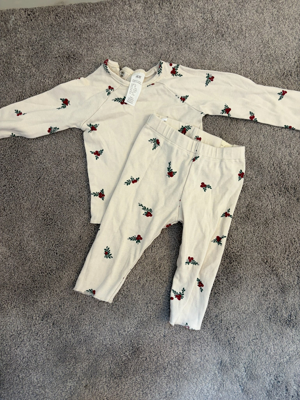 H&M Holly themed outfit set 2-4 months, Kids 6 Month (3-6M)