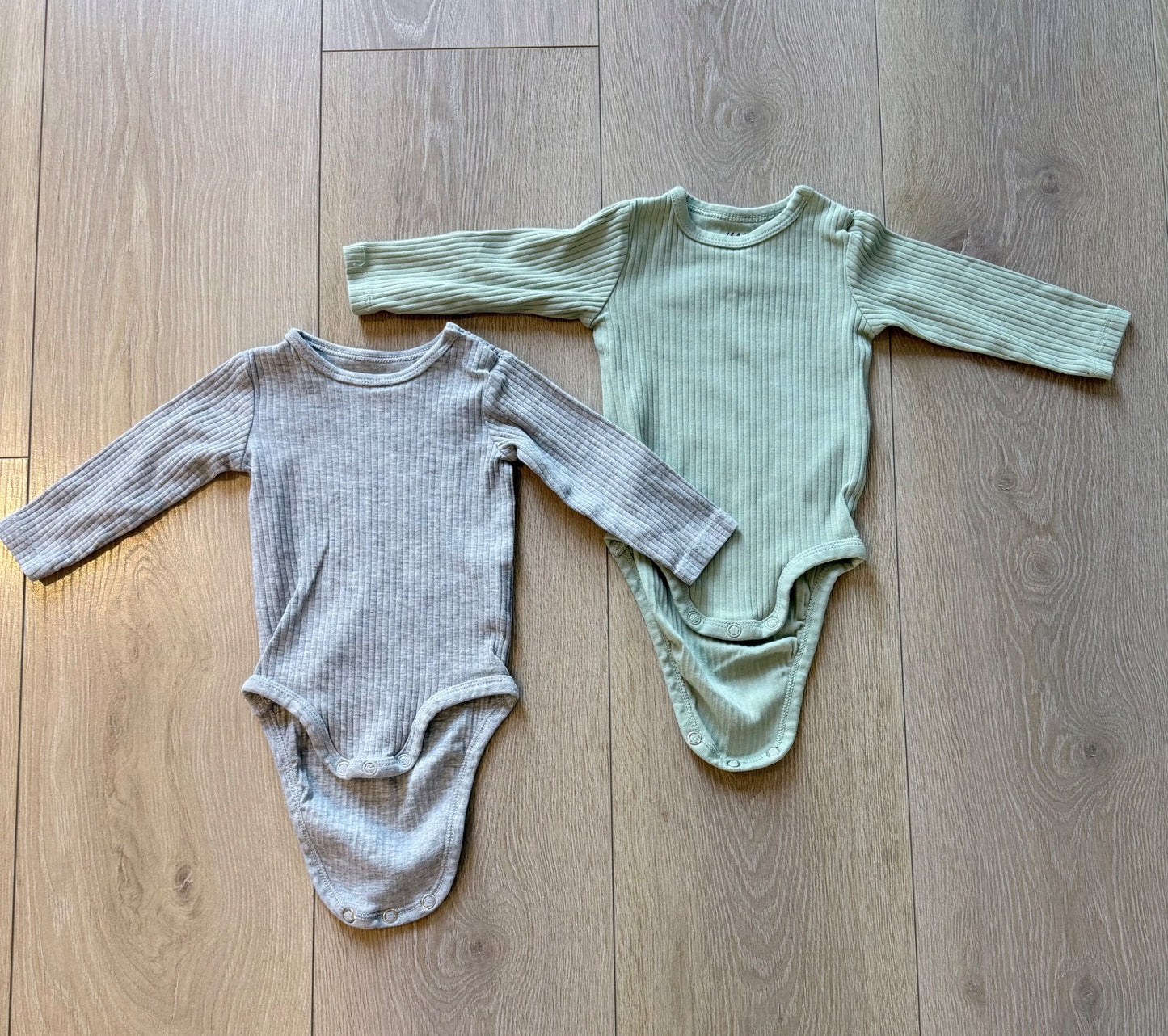 H&M Long Sleeve Bodysuits , Kids 6 Month (3-6M)