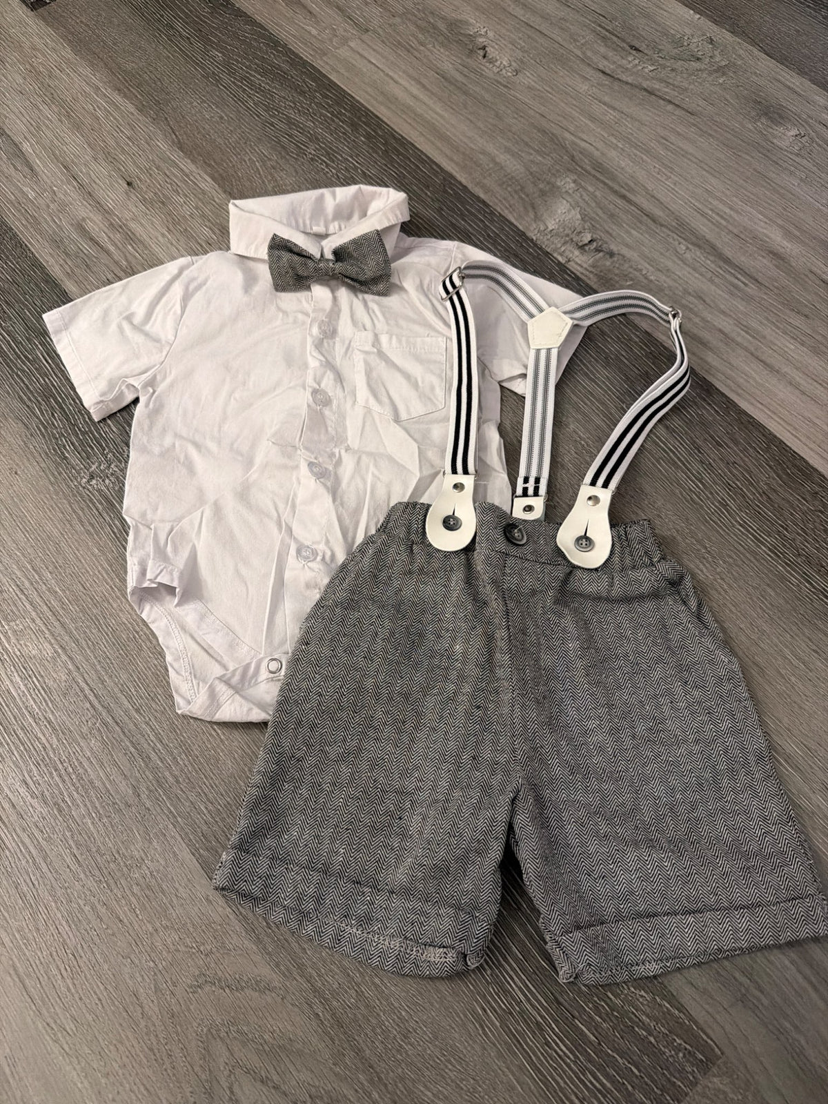 Onesie with shorts , Kids 6 Month (3-6M)