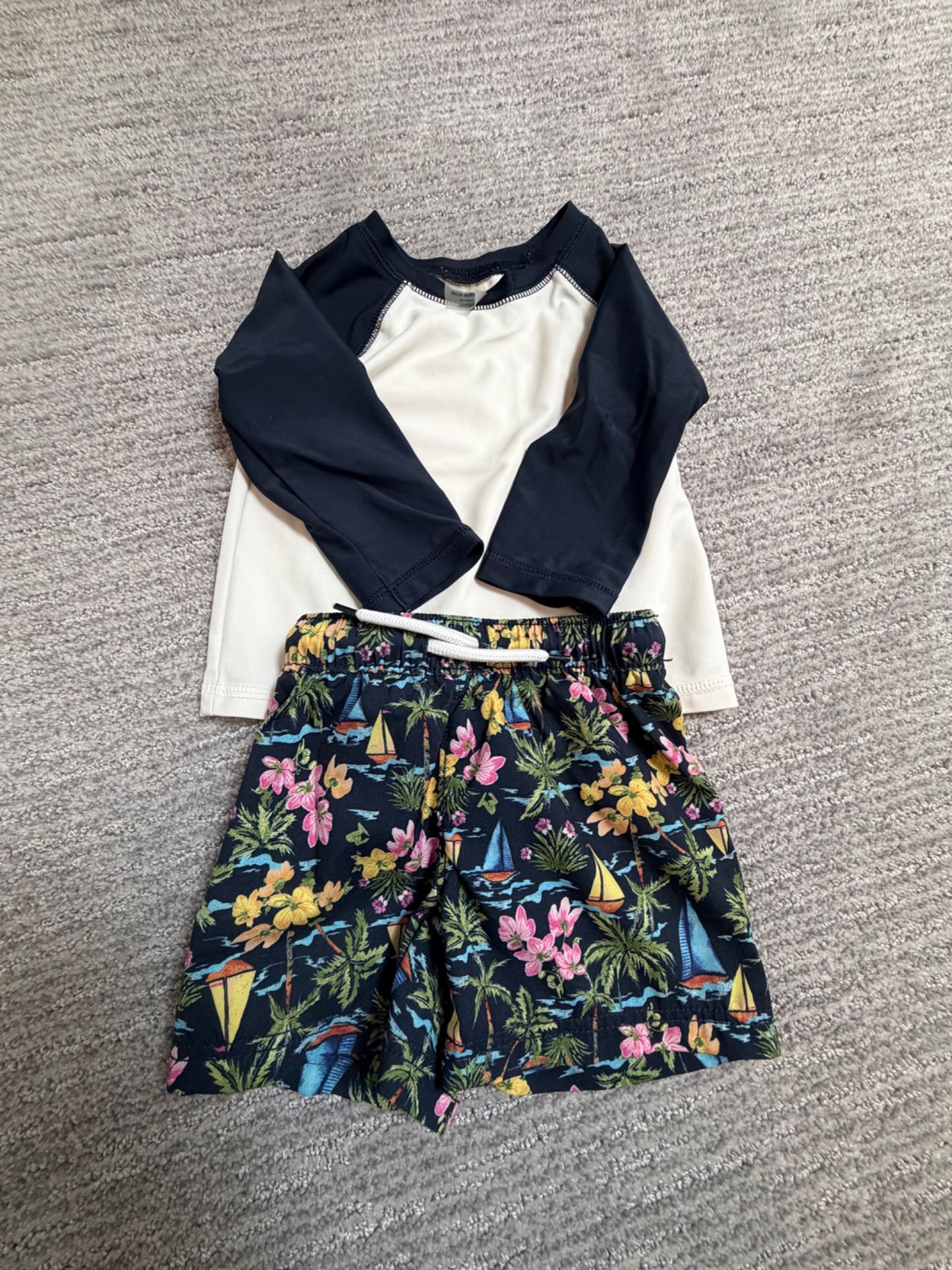 2 piece swimsuit , Kids 9 Month (6-9M)