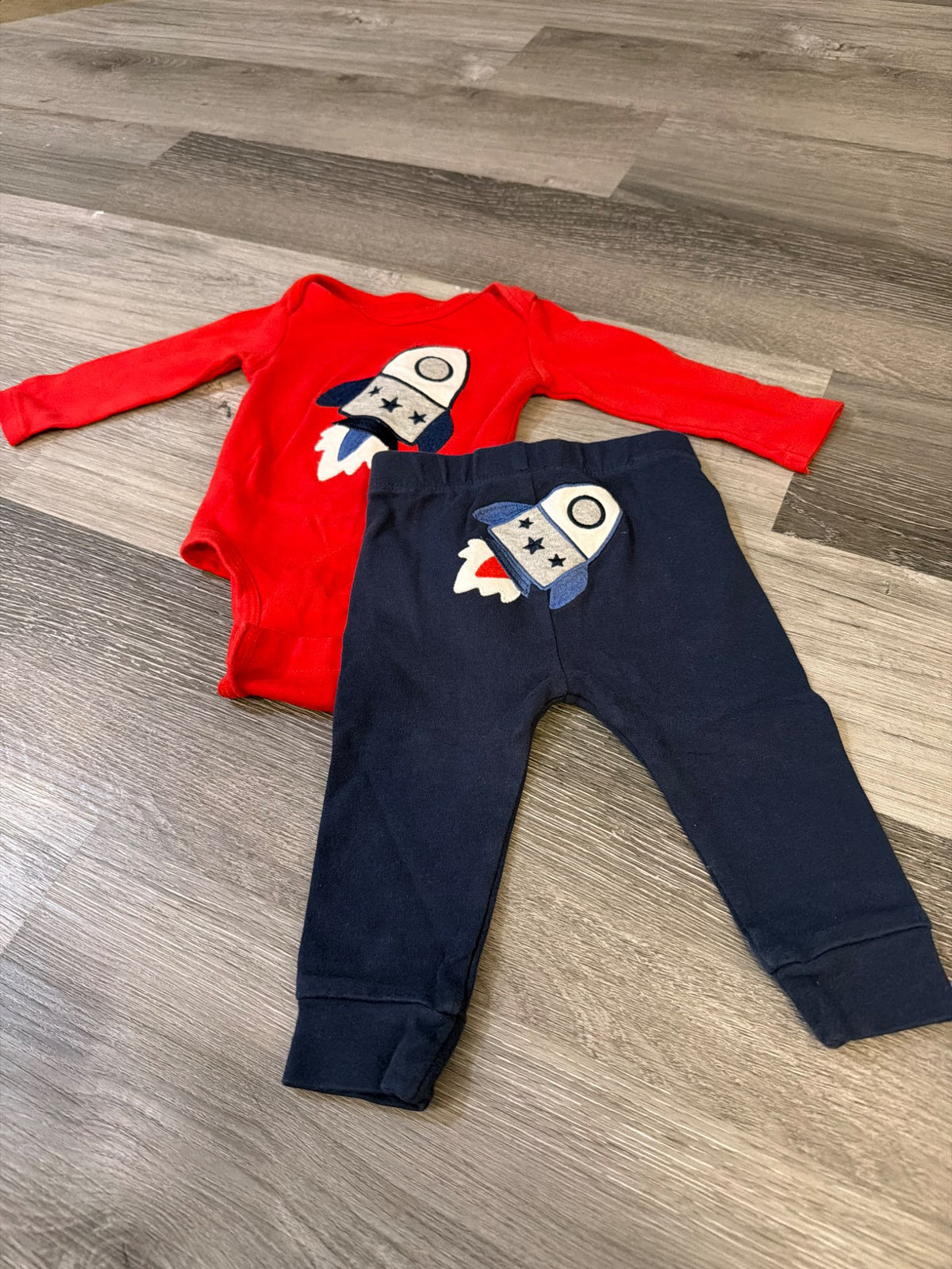 2 piece set , Kids 9 Month (6-9M)