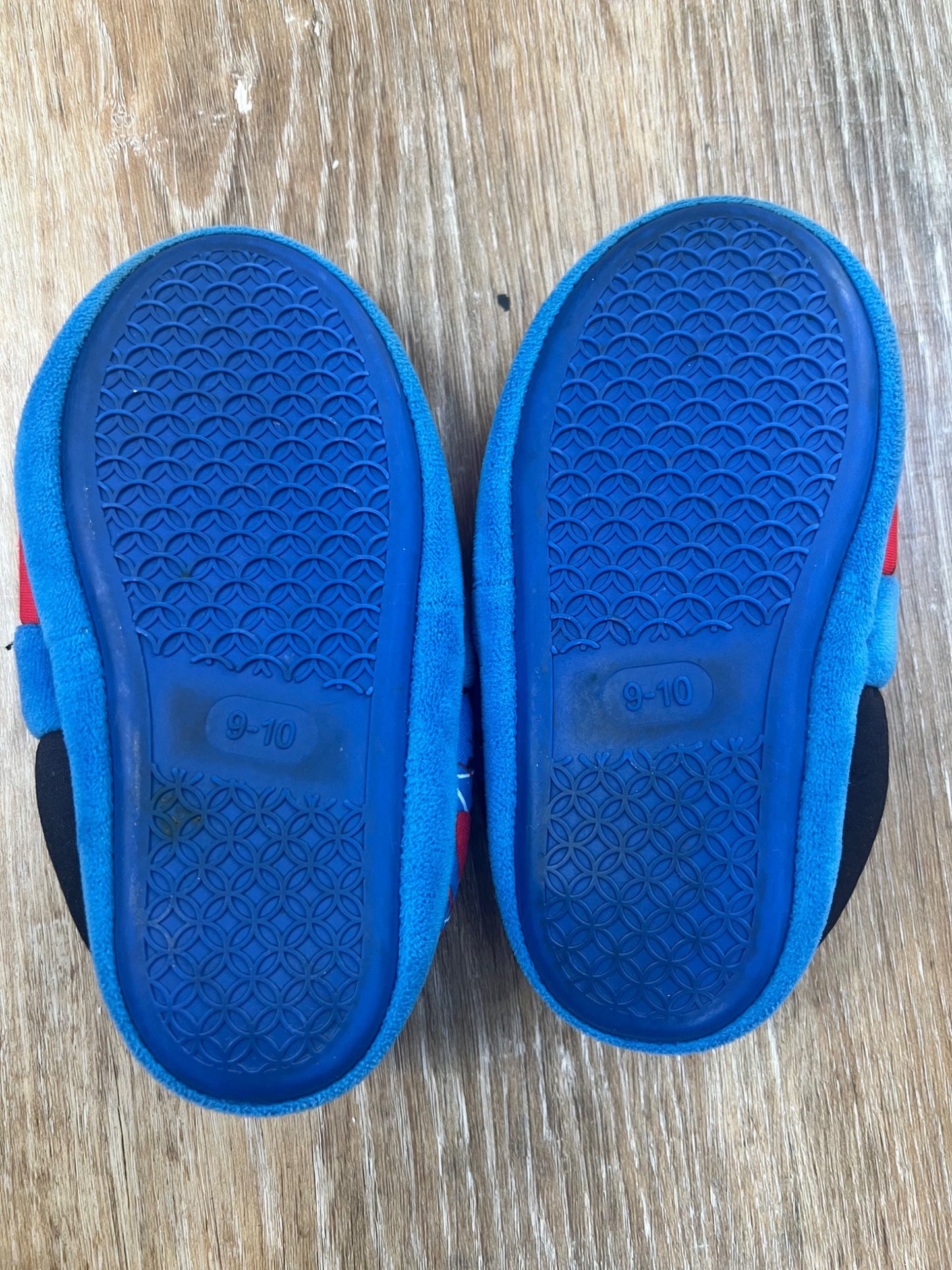Spiderman Slippers size 9/10, Shoes 9 (Toddler:2-4yr)