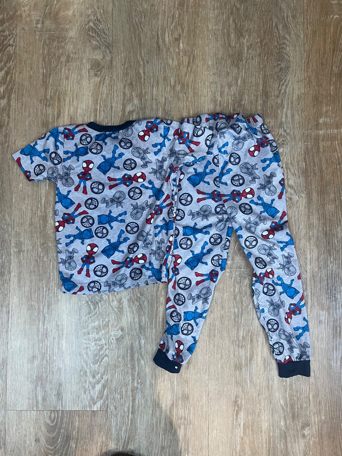 Spiderman pajamas size 5T, Kids 5/5T