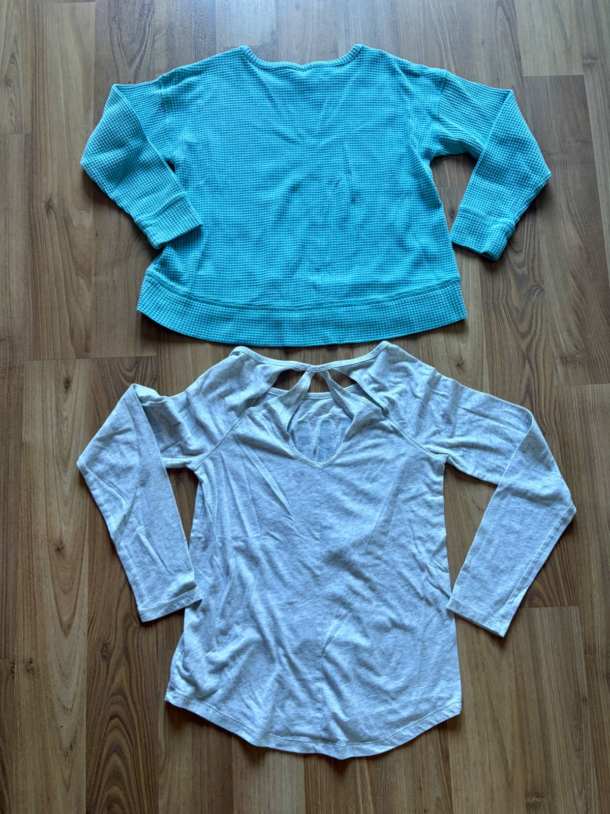 2x size 10 long sleeve shirts, Kids 10