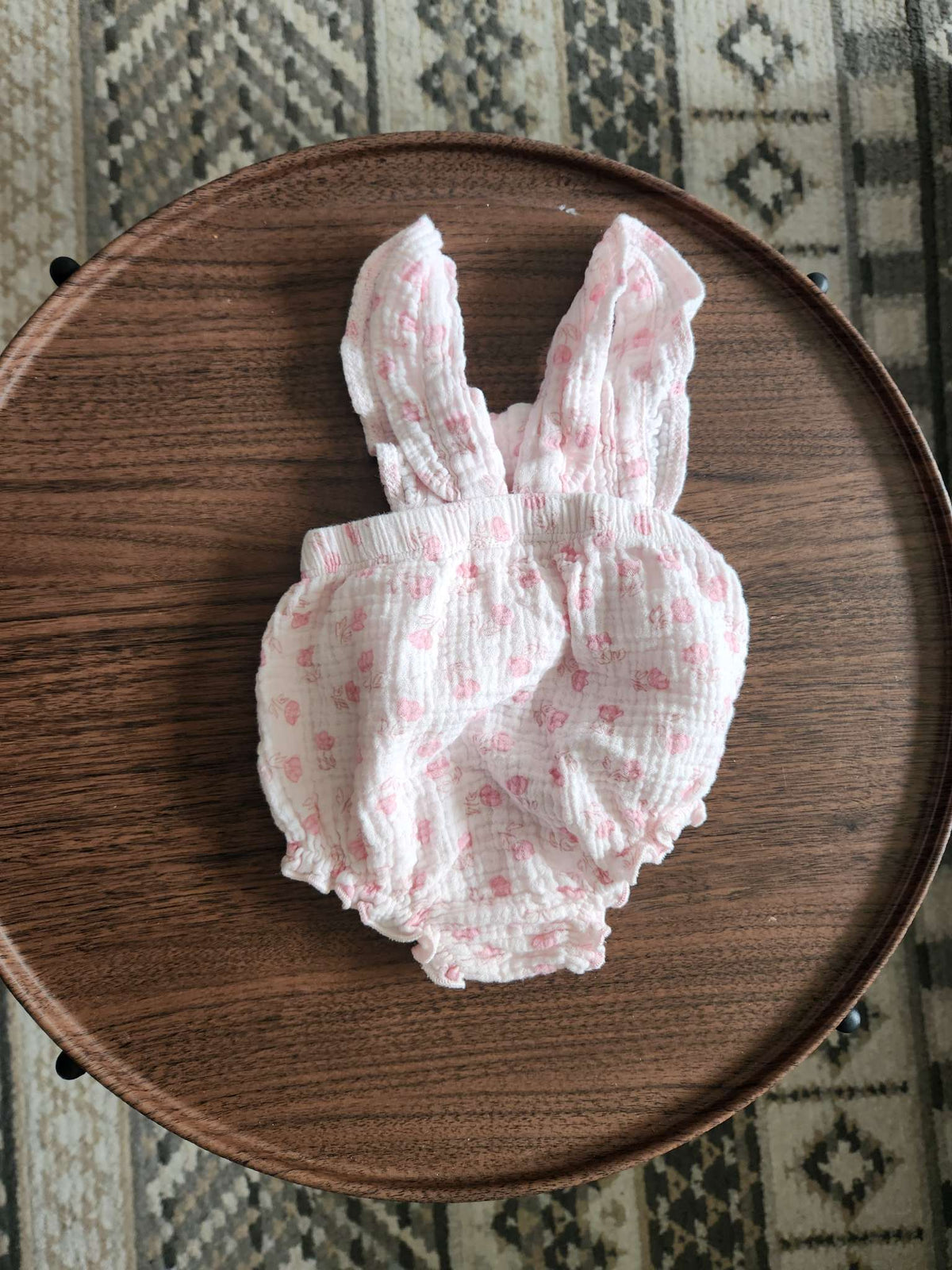 Emily and Oliver 0-3mt Floral Onesie, Kids 3 Month (0-3M)