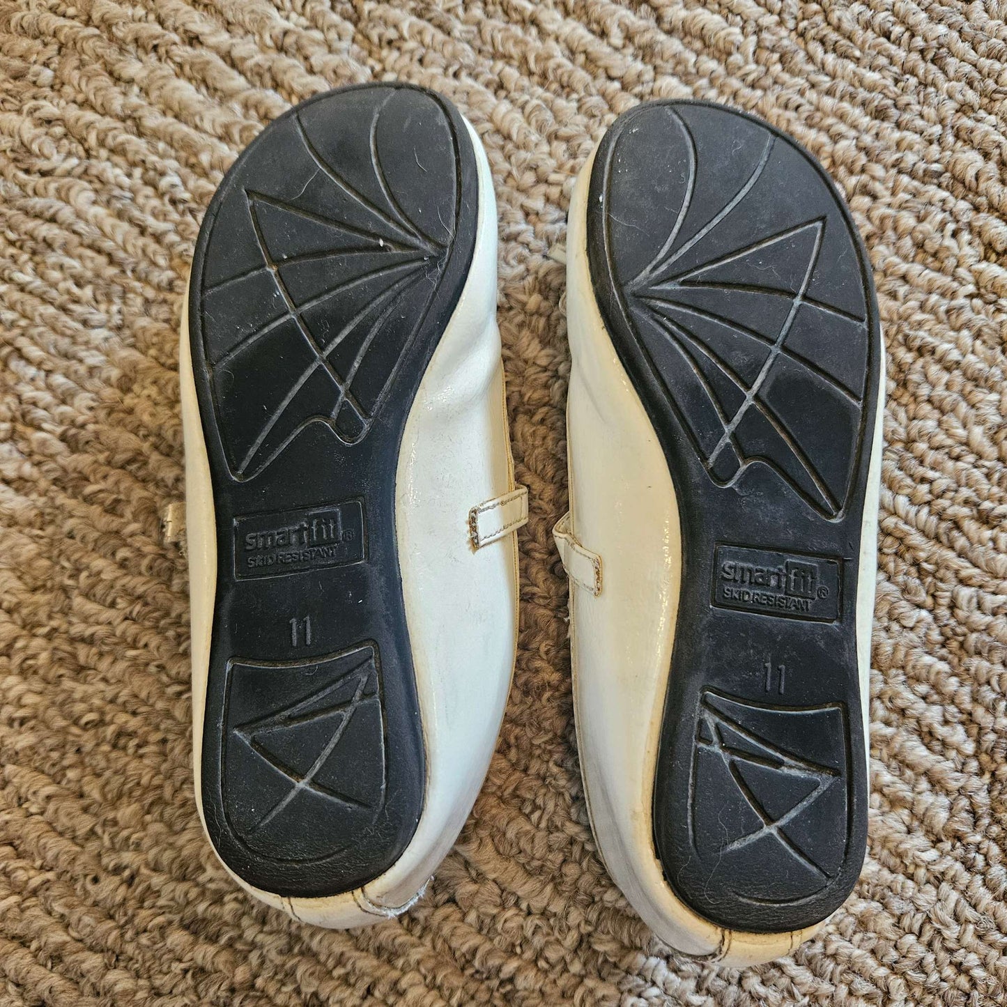 White girls dress shoes size 11, Shoes 11 (Toddler:2-4yr)
