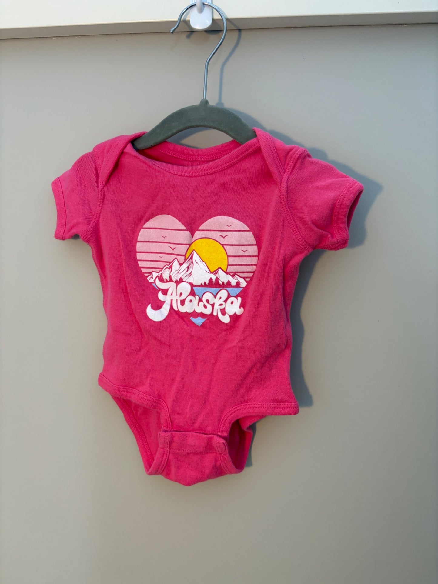 Alaska cute pink onesie 6-12 months , Kids 9 Month (6-9M)