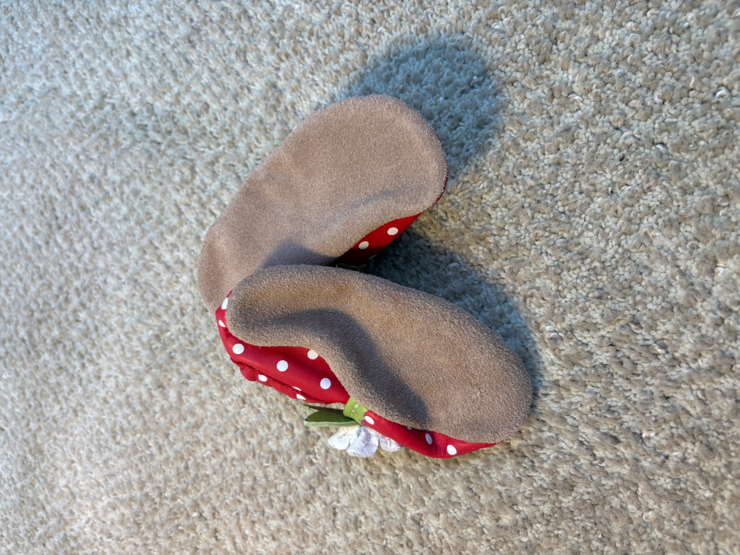 Robeez 0-6 months red polka dot flower, Shoes 0 (Baby: 0-12 mth)