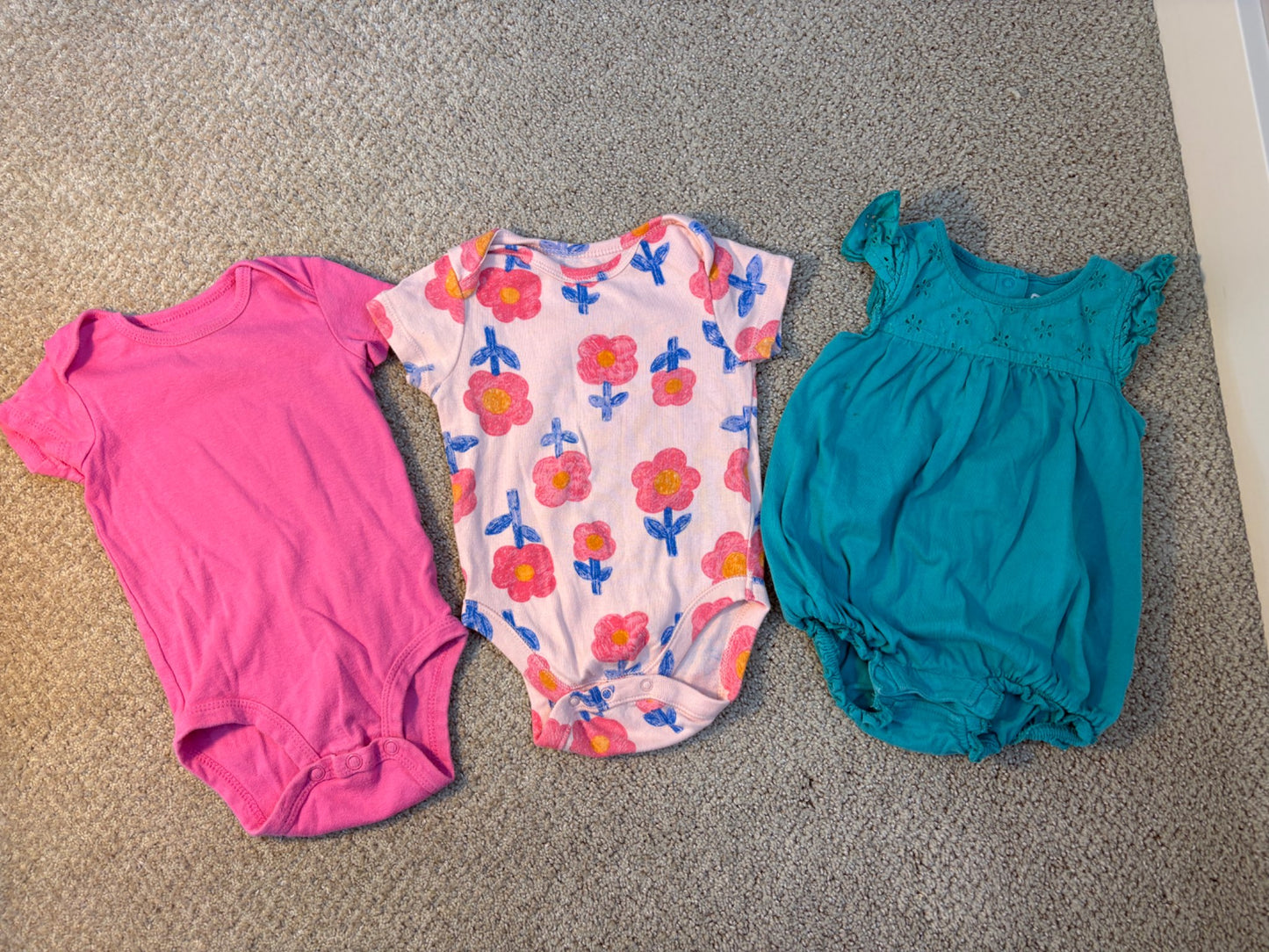 3-6 month onesie lot, Kids 6 Month (3-6M)