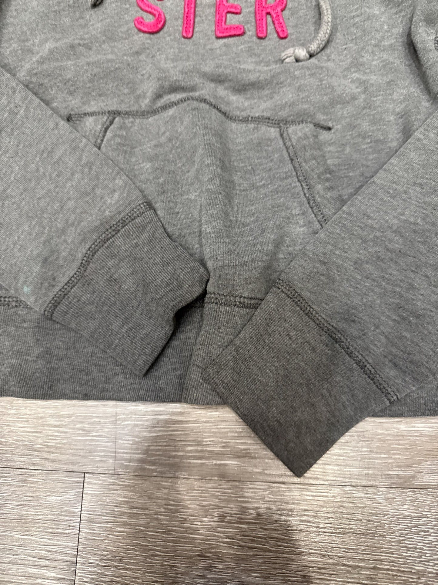 Hollister Size XS hoodie- fits Age 8-12, Kids 6/6X (extra small)