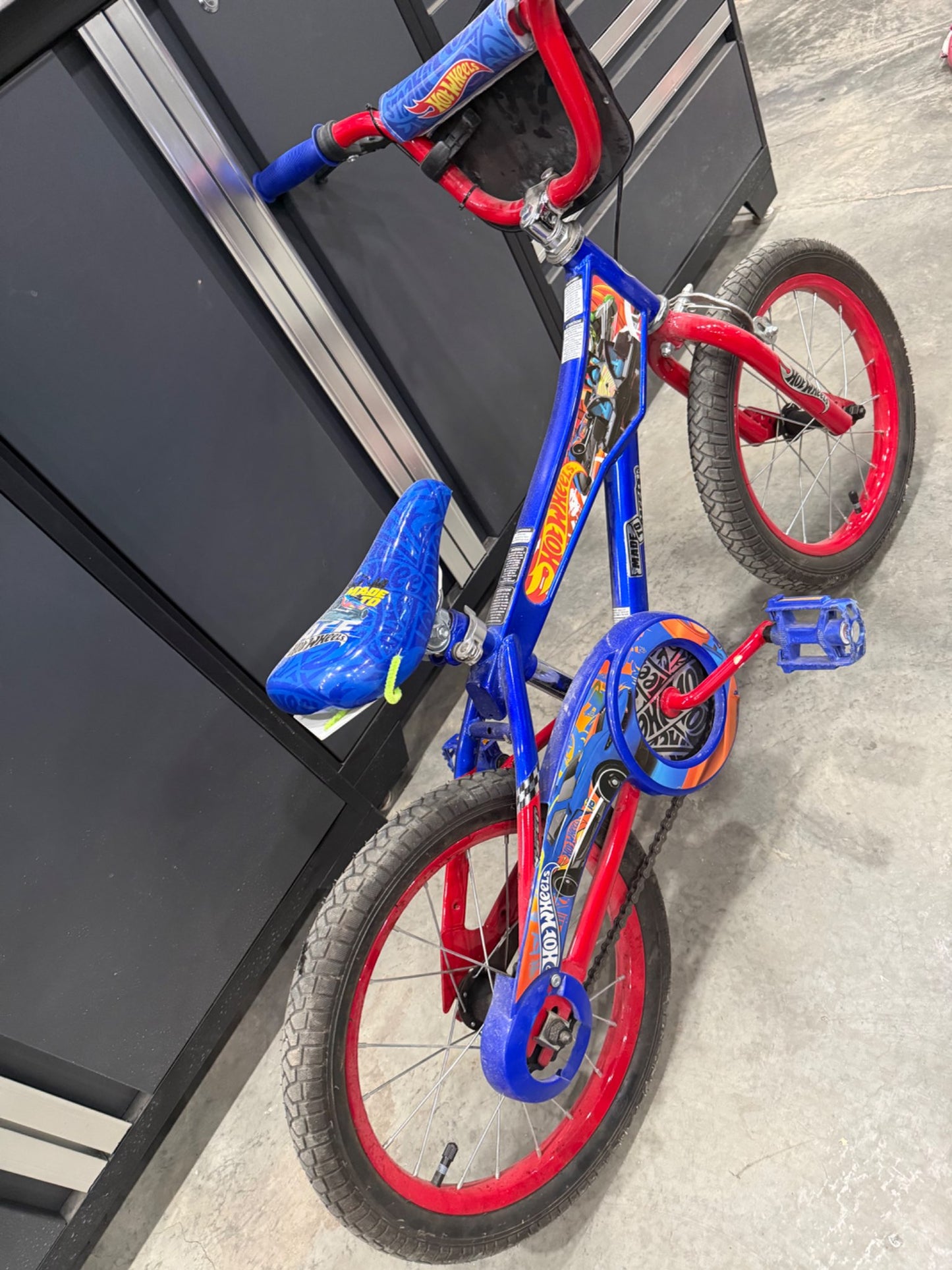 Boys bike from Canadian Tire