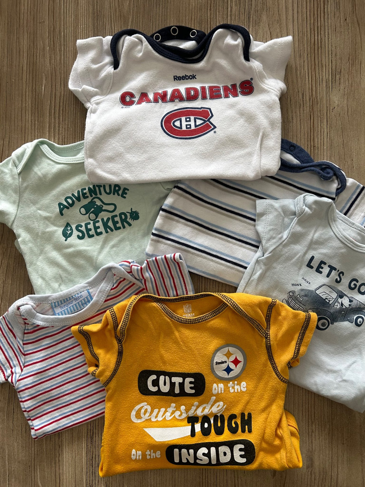 Assorted t-shirt onesies, Kids 6 Month (3-6M)