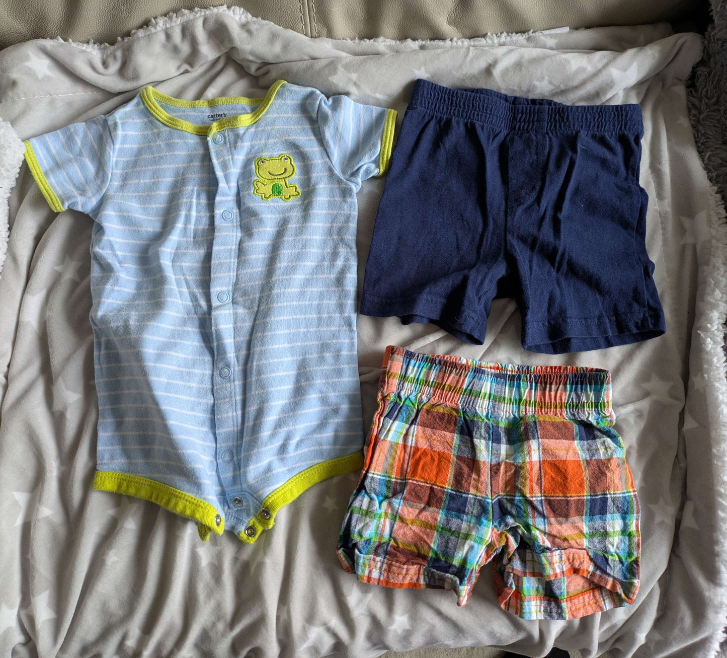 Summer romper and 2 pairs of shorts , Kids 6 Month (3-6M)