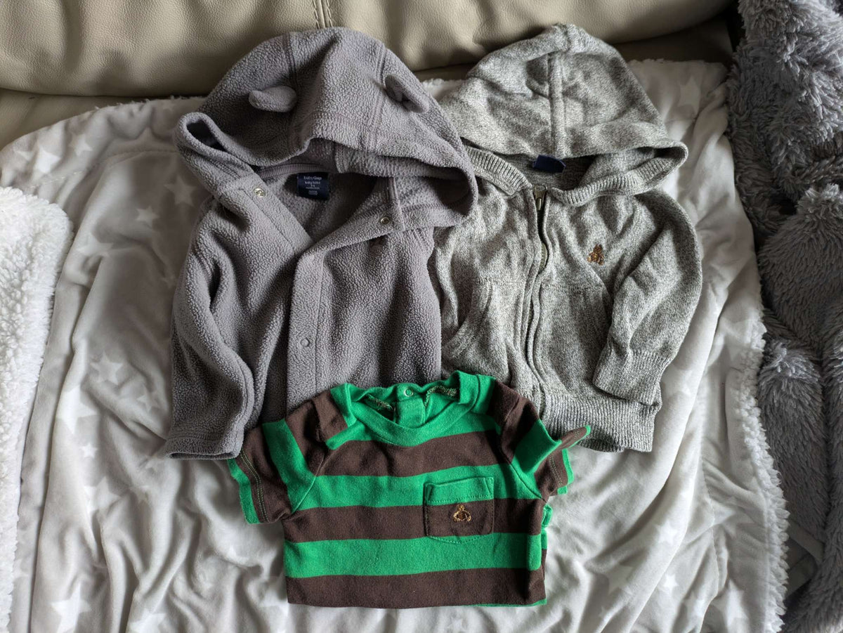 Baby gap hoodies and onesie, Kids 6 Month (3-6M)