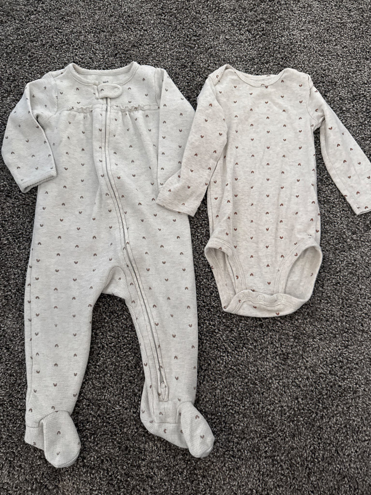 Sleeper and onesie, Kids 9 Month (6-9M)