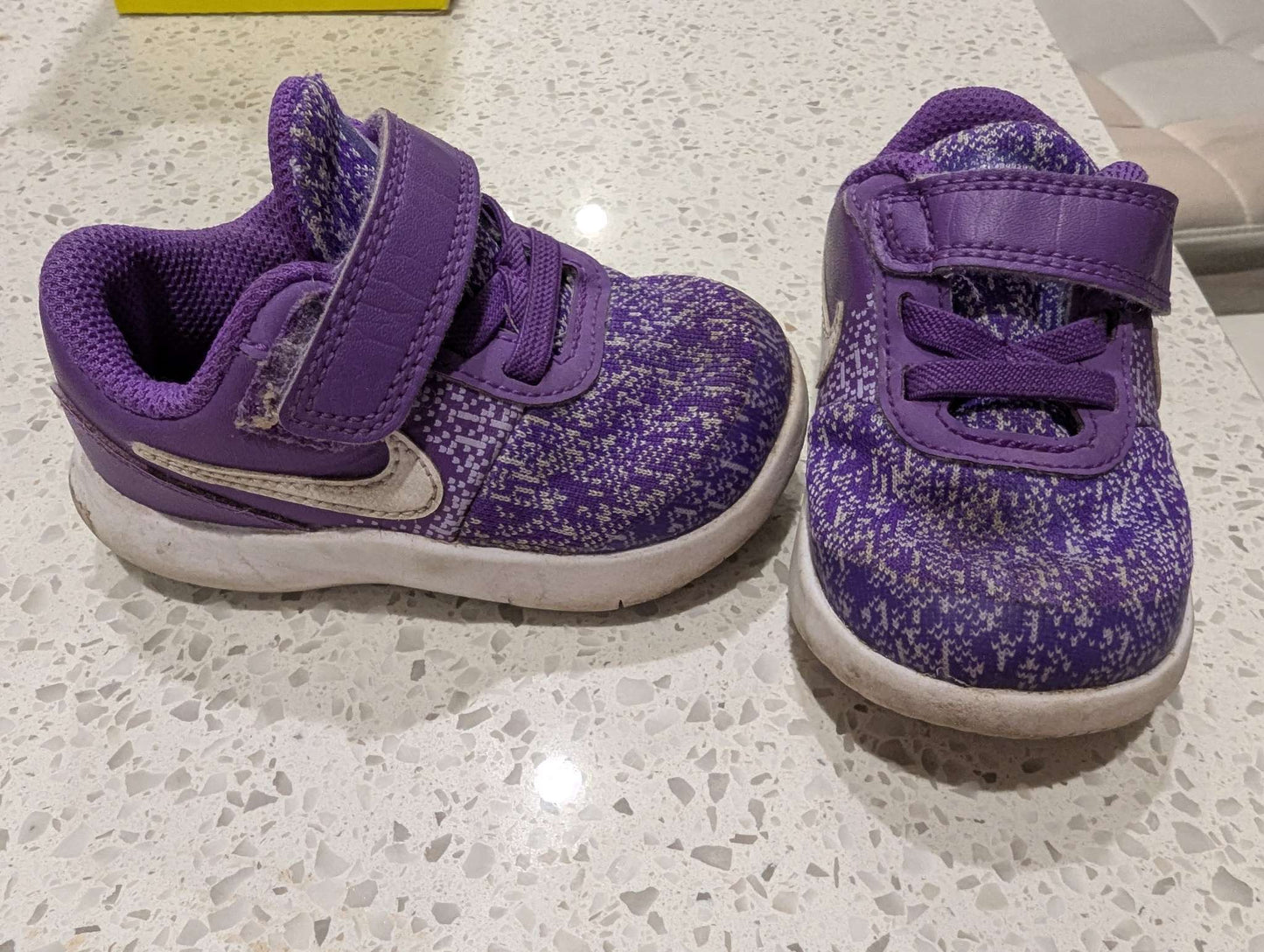 Nikes size 5 , Shoes 5 (Walkers:12-24 mth)
