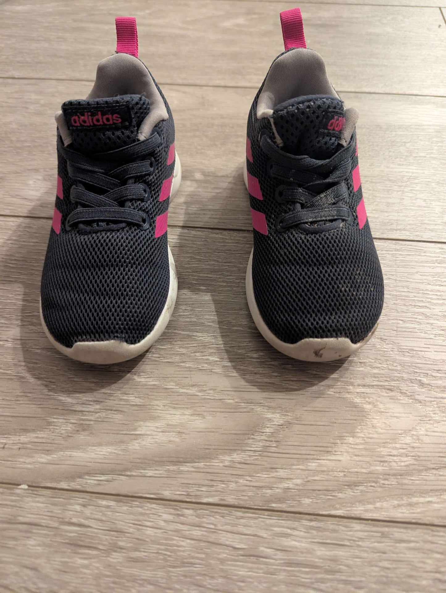 Adidas toddler girl size 6 , Shoes 6 (Walkers:12-24 mth)