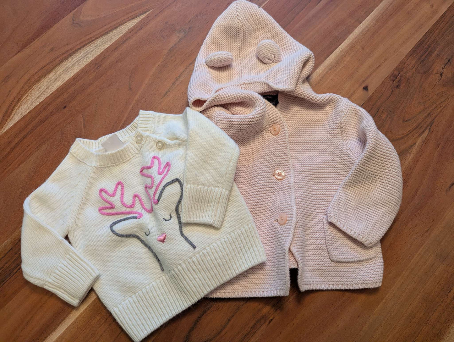 Girl sweater bundle Joe fresh and gap 3-6, Kids 9 Month (6-9M)