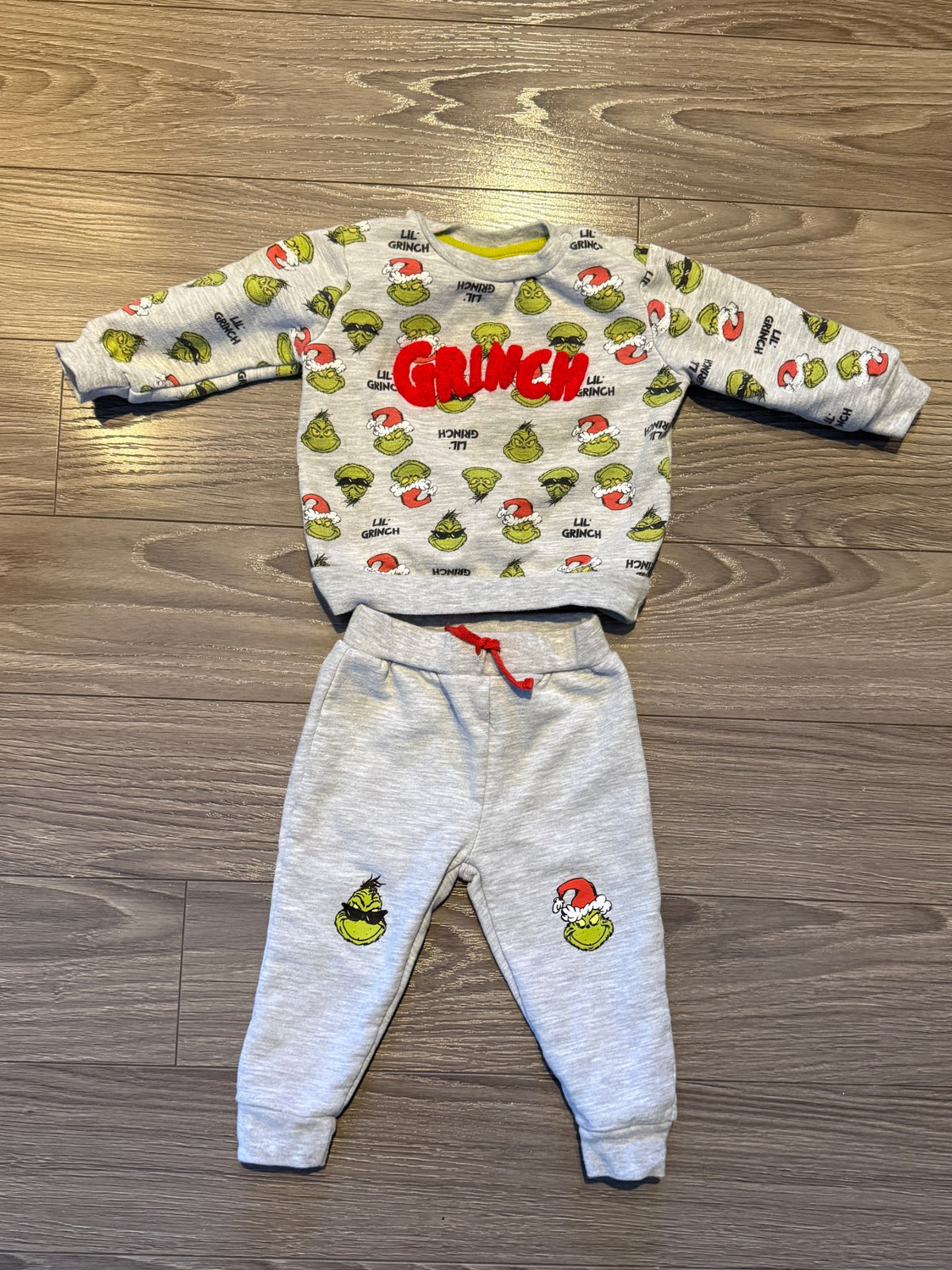 2 Piece Grinch Sweatsuit (6-12 Months), Kids 9 Month (6-9M)