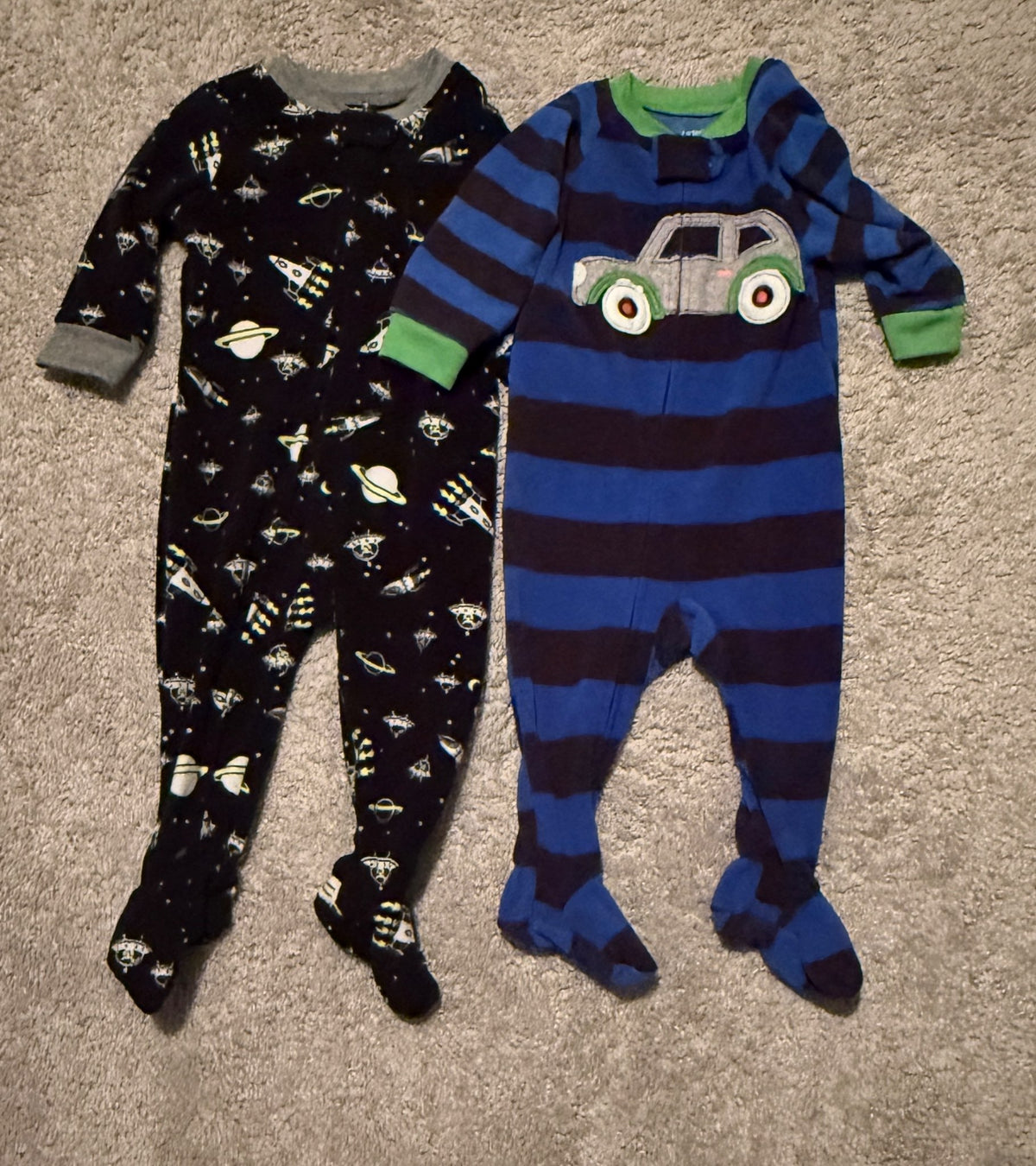 Set of 2 Fleece Footed Carters Onesies (9 Months), Kids 9 Month (6-9M)