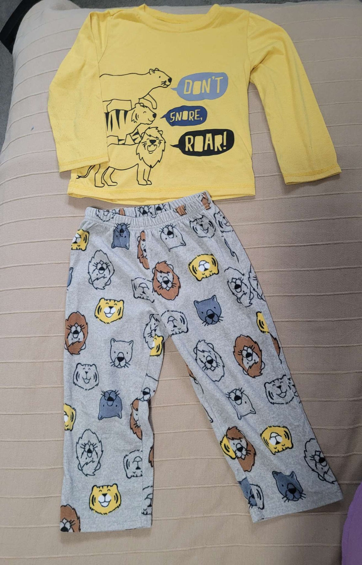 Fleece bottoms with cute top pajamas , Kids 4/4T