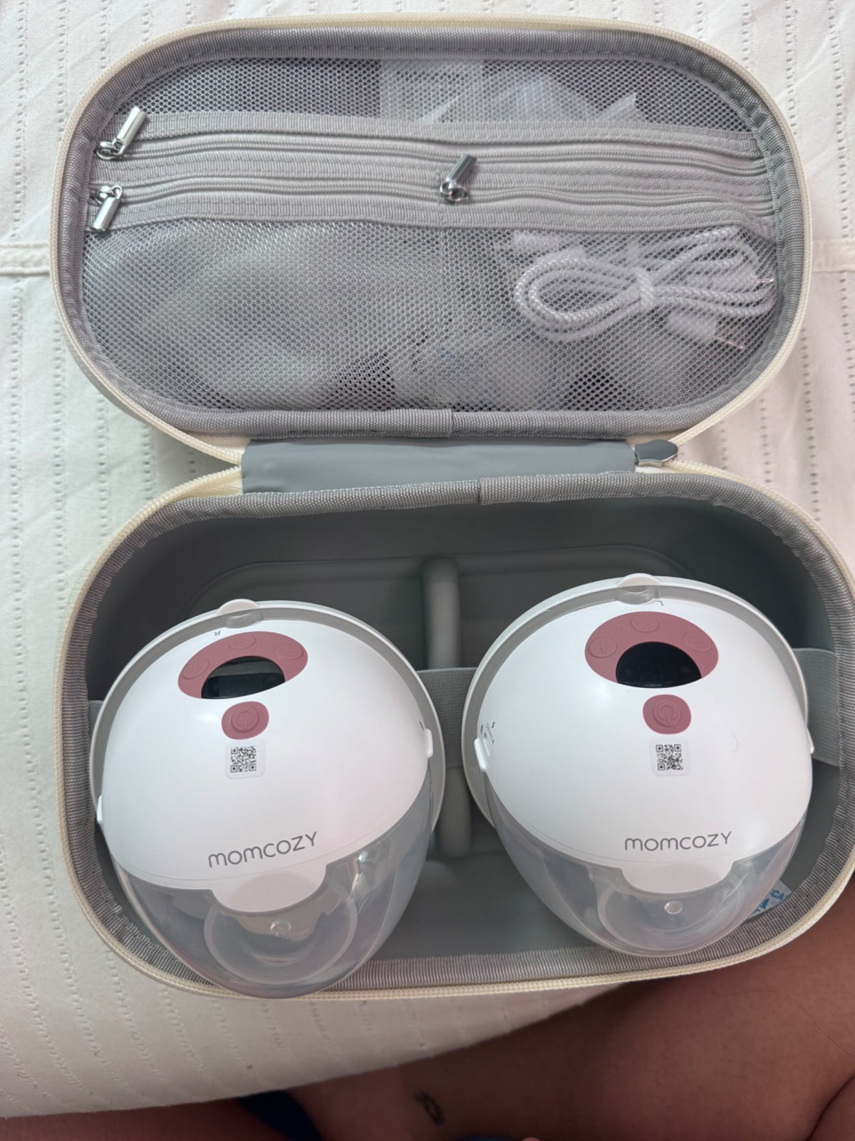 Momcozy M5 Smart Hands-Free Pump