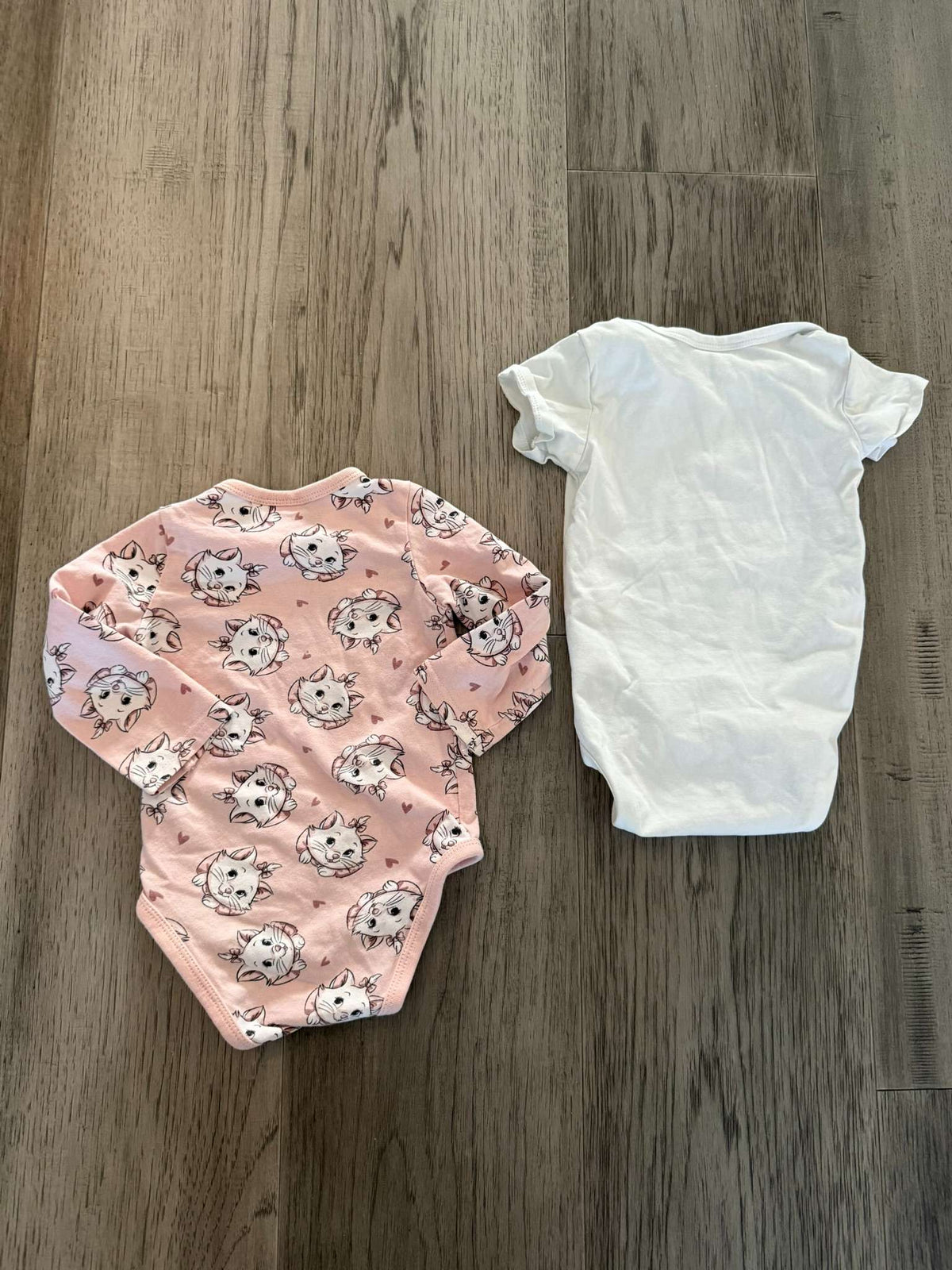 2 Disney Baby Onesies – Marie (Aristocats) & Dumbo 6-9M (320), Kids 9 Month (6-9M)
