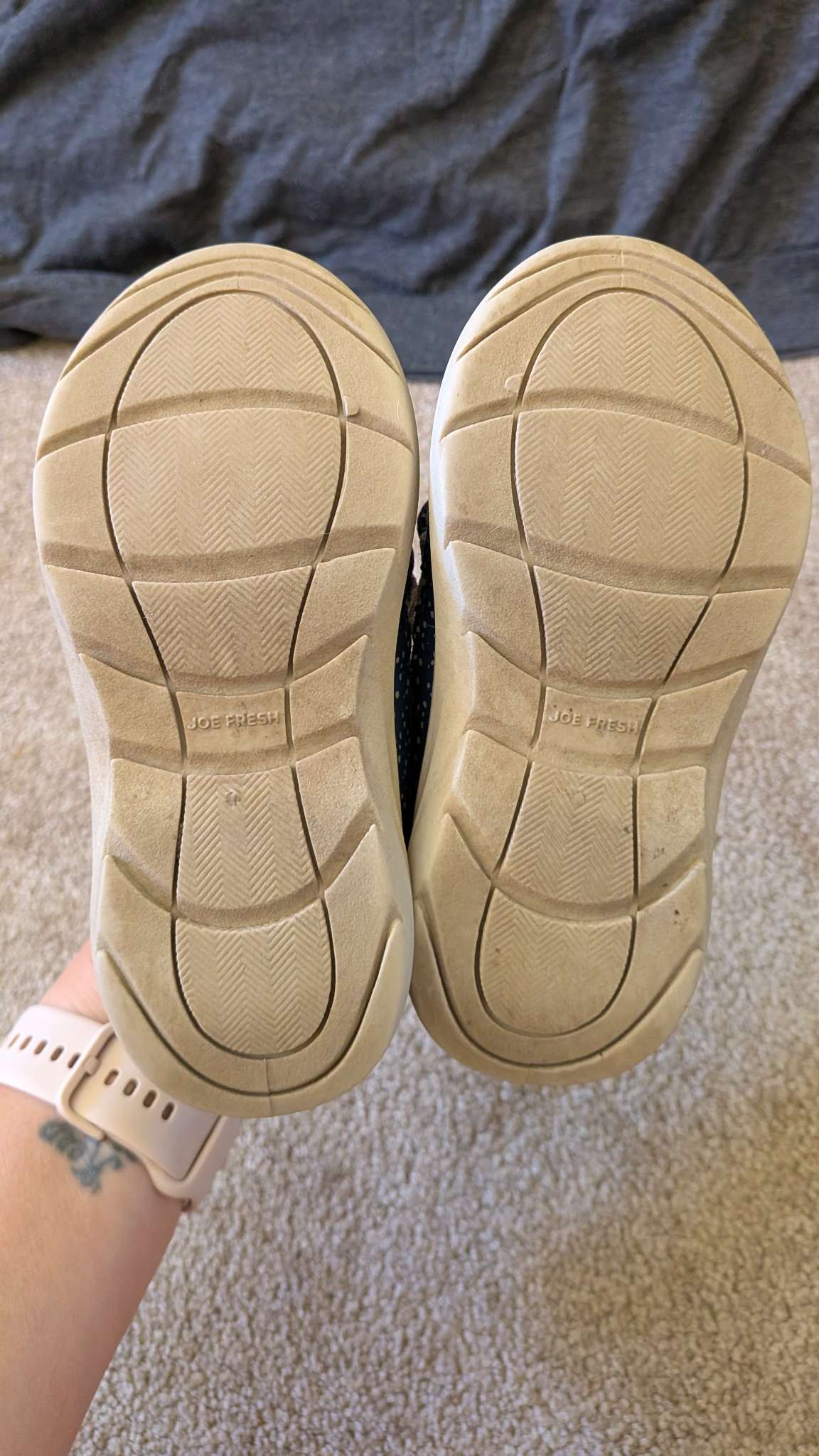 Joe Fresh size 9 running shoes, Shoes 9 (Toddler:2-4yr)