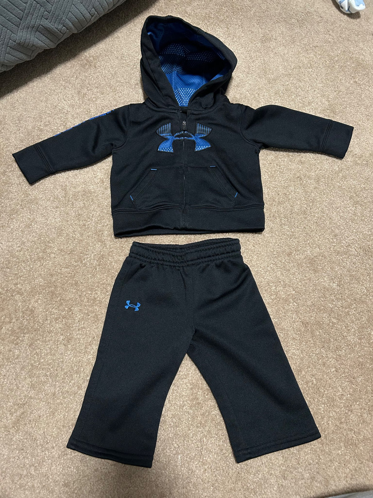 Under Armour set 3-6 months, Kids 6 Month (3-6M)