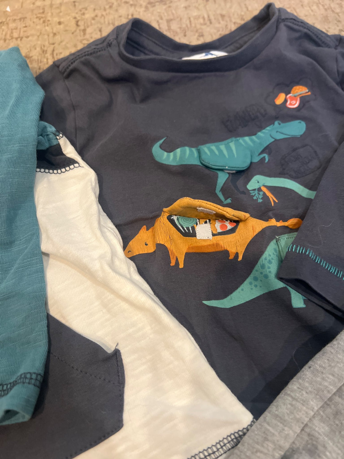 4 piece outfit , Kids 12 Month (9-12M)