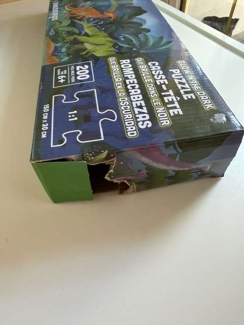 Dinosaur puzzle (glow in the dark) 200 pieces