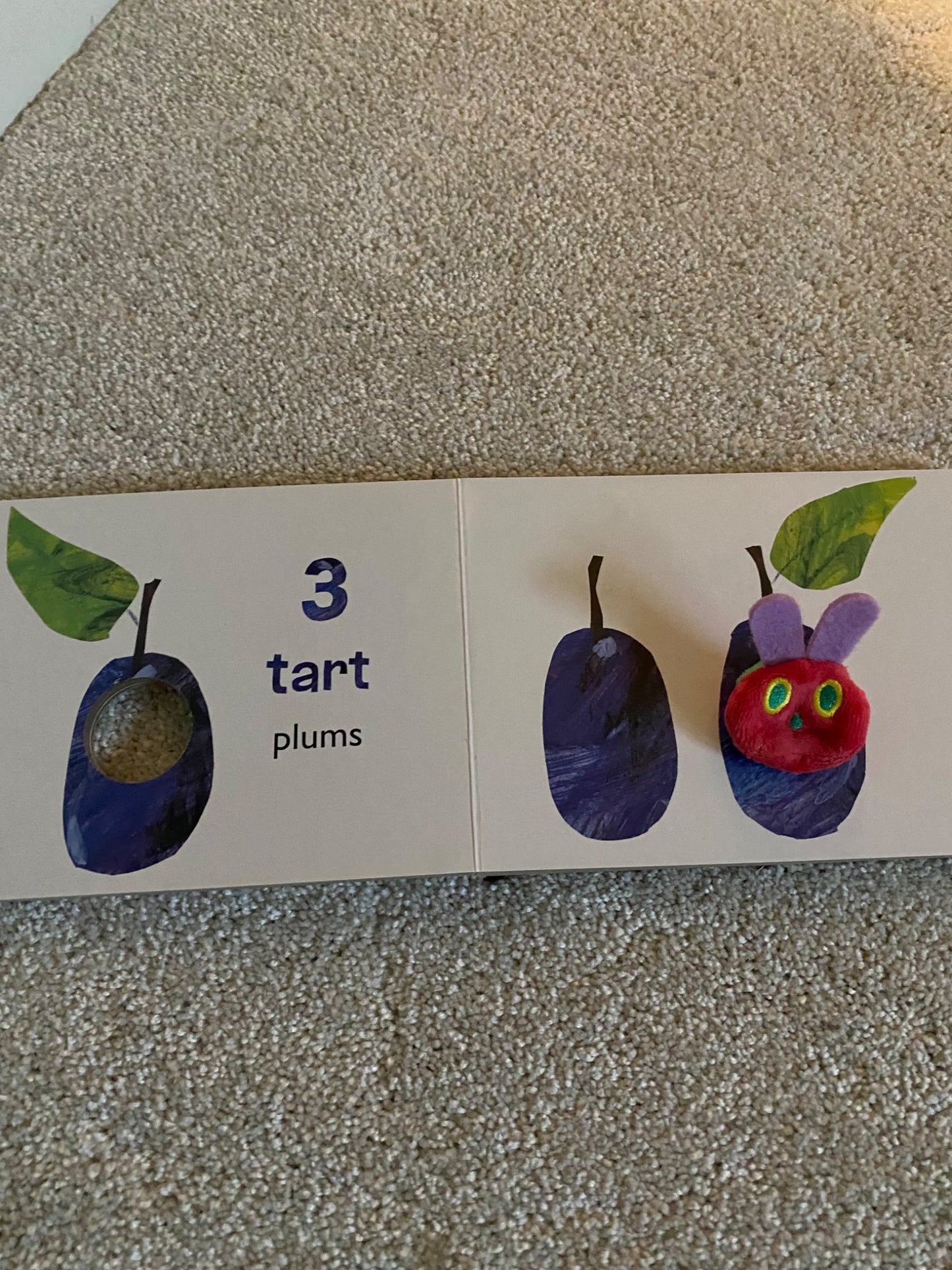 Hungry Caterpillar Finger Puppet Book