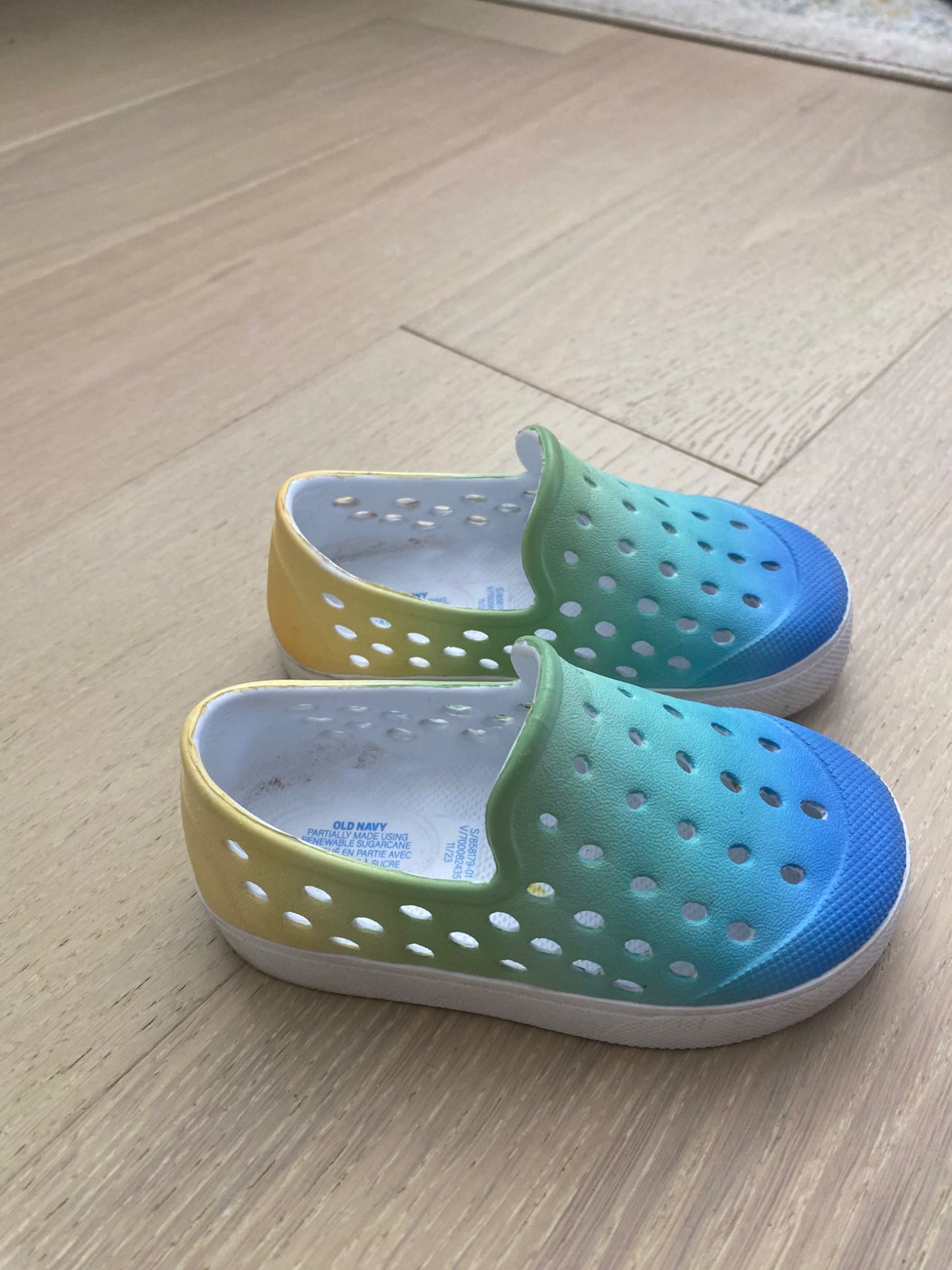 Rainbow Slip On Shoes, 5T, Shoes 5 (Walkers:12-24 mth)