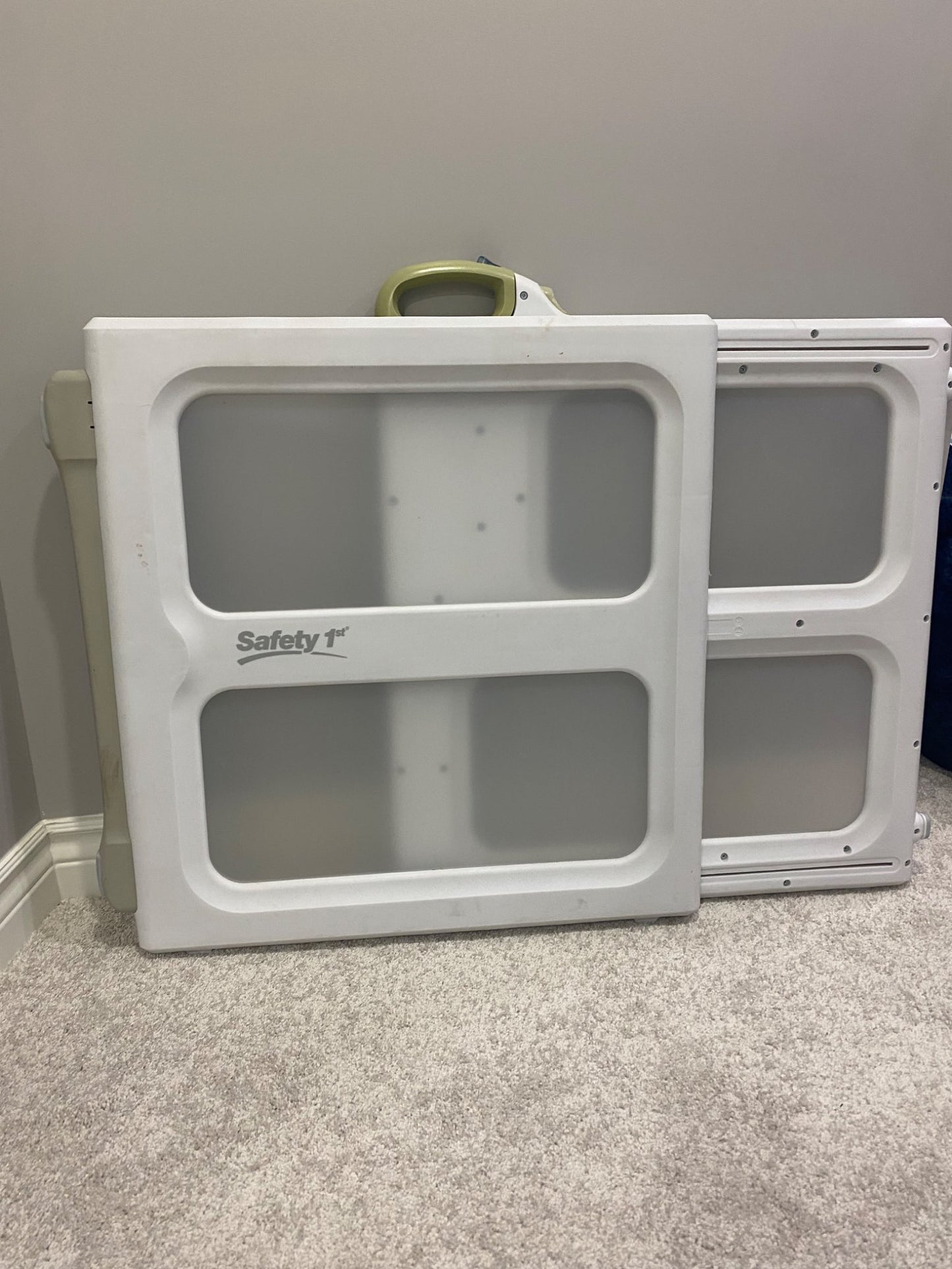 SAFETY 1ST Perfect Fit Safety Gate - White, 28" to 42"