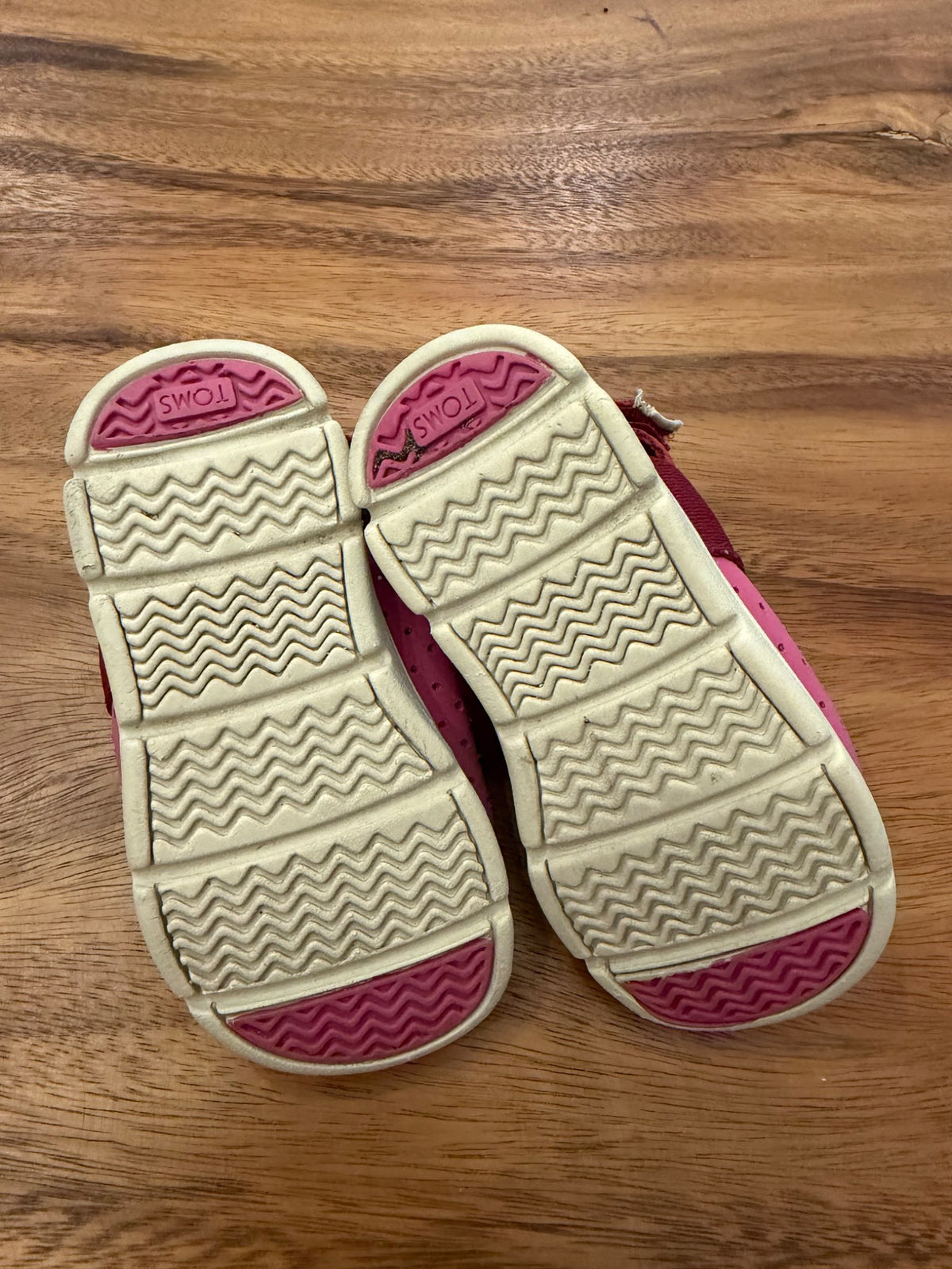 Toms baby shoe , Shoes 5 (Walkers:12-24 mth)