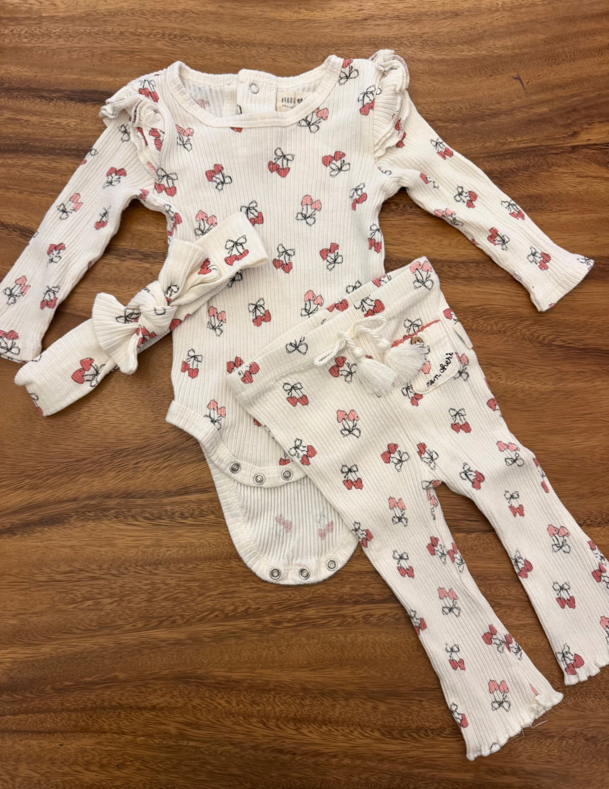 Rabbit and Bear 3 piece heart set , Kids 9 Month (6-9M)