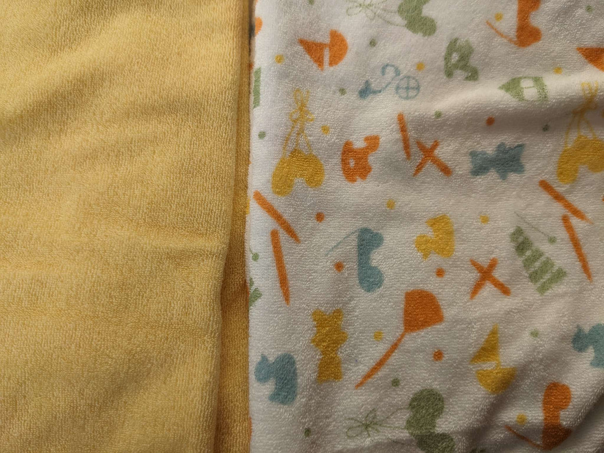 NWOT hooded bath towels