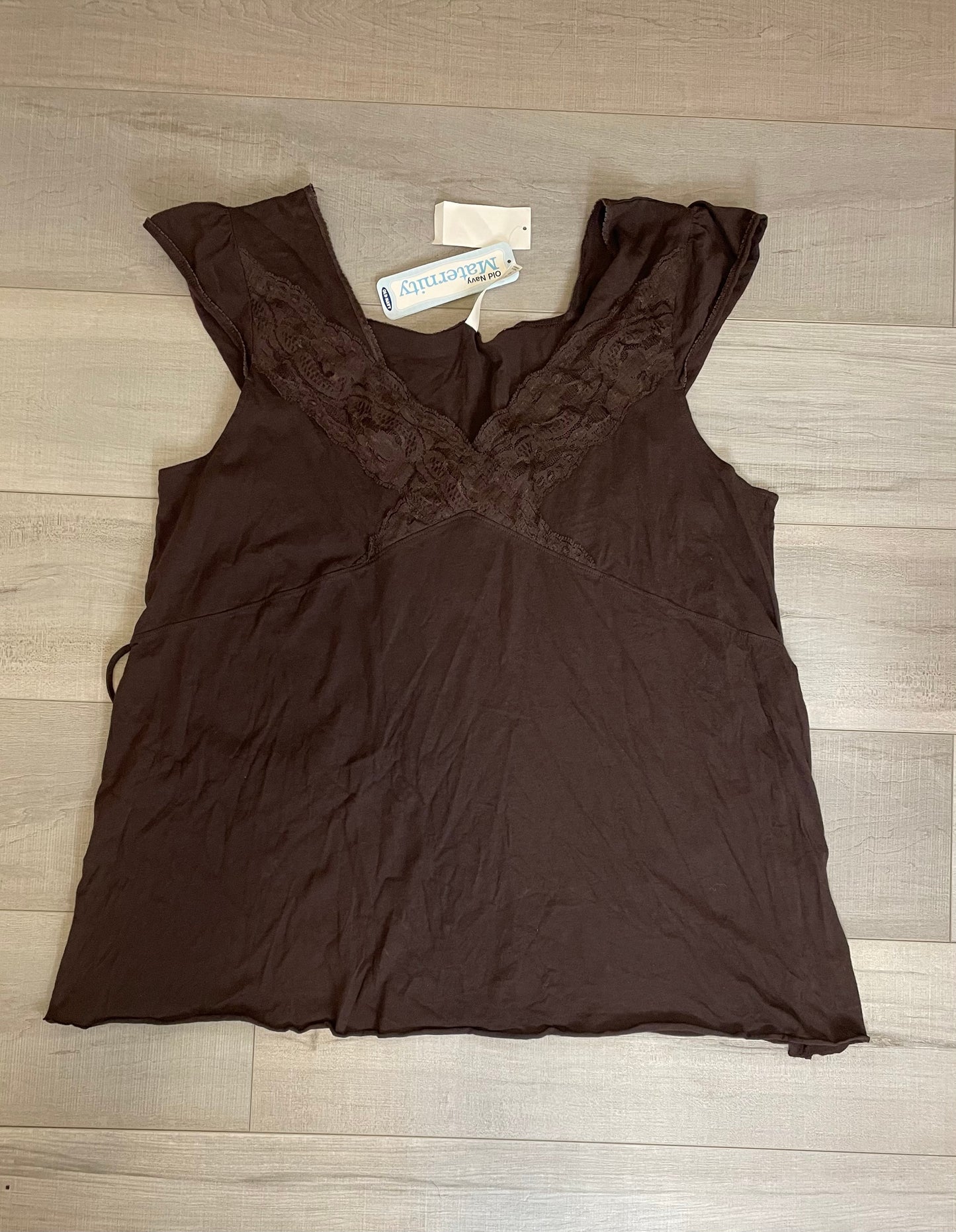 New Old Navy Maternity Top Size XL, Maternity XL (16-18)