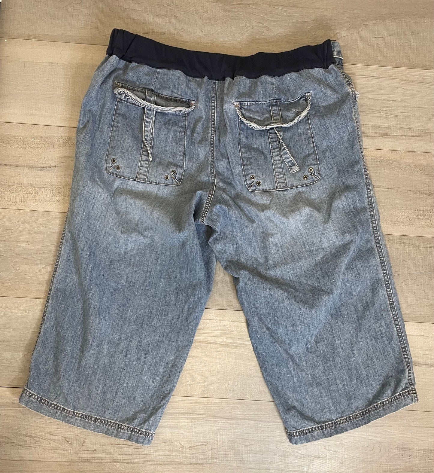 NWOT Old Navy Maternity Pants Size 16, Maternity XL (16-18)