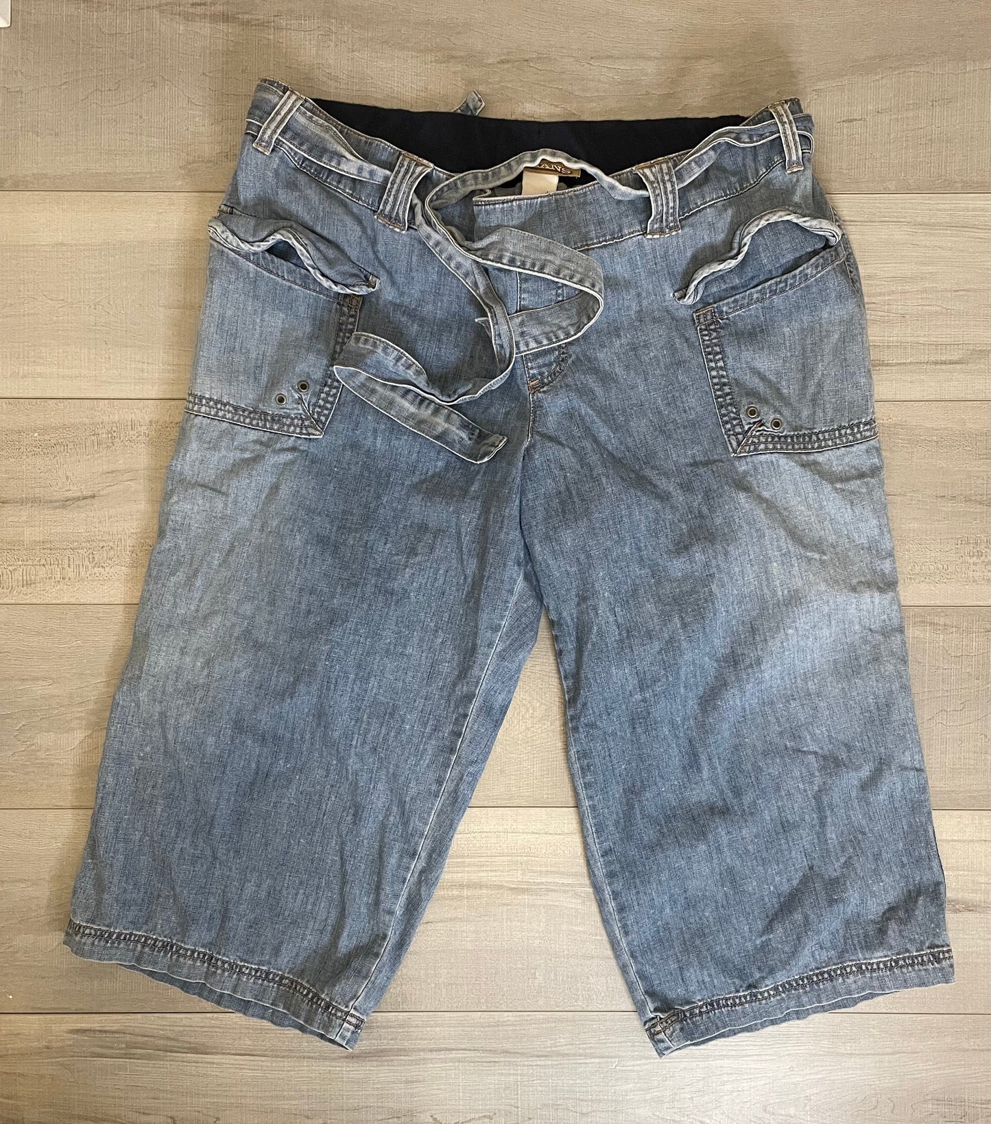 NWOT Old Navy Maternity Pants Size 16, Maternity XL (16-18)