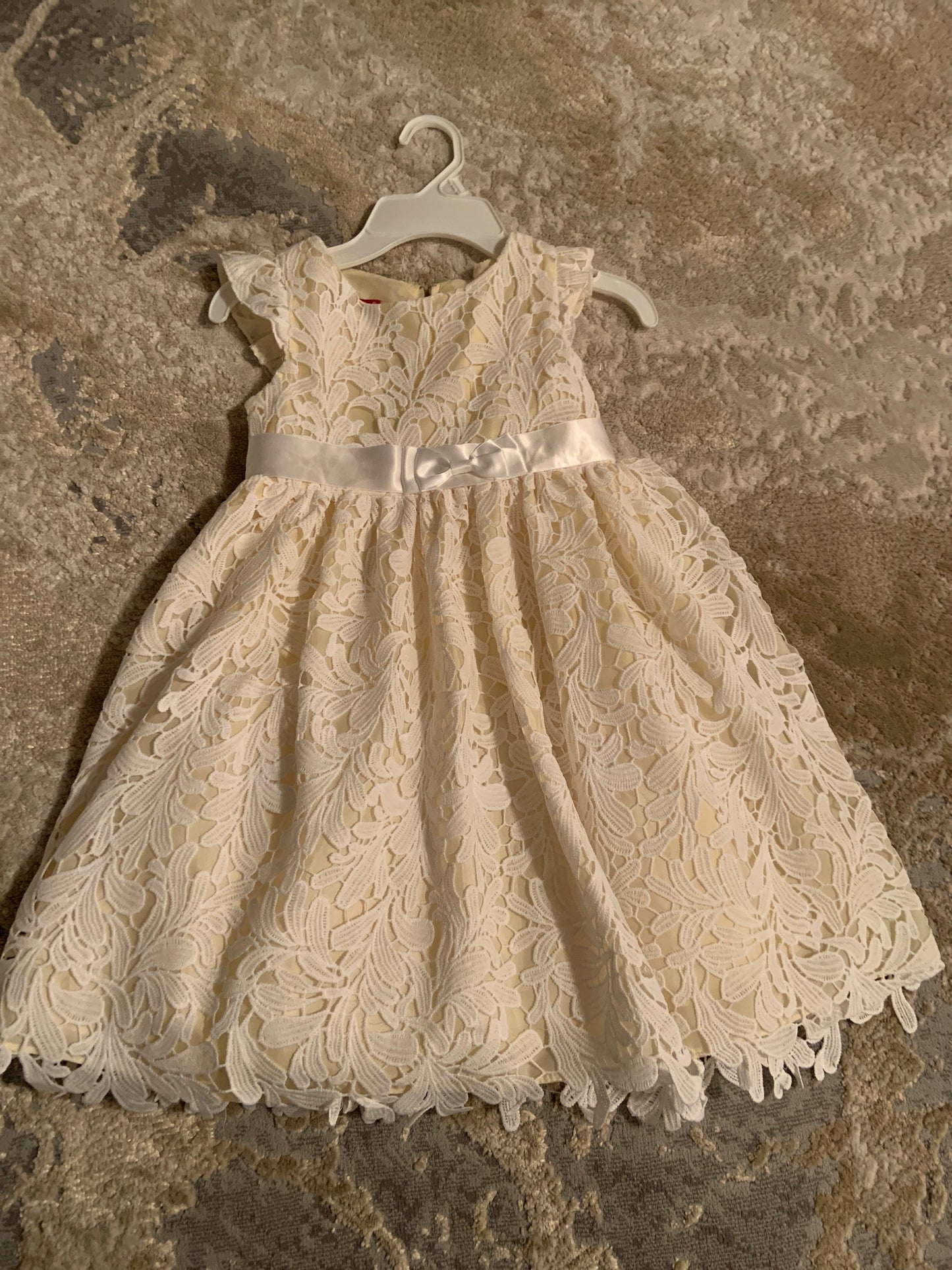 Princess Faith size 6 yellow liner with white lace dress, Kids 6/6X (extra small)