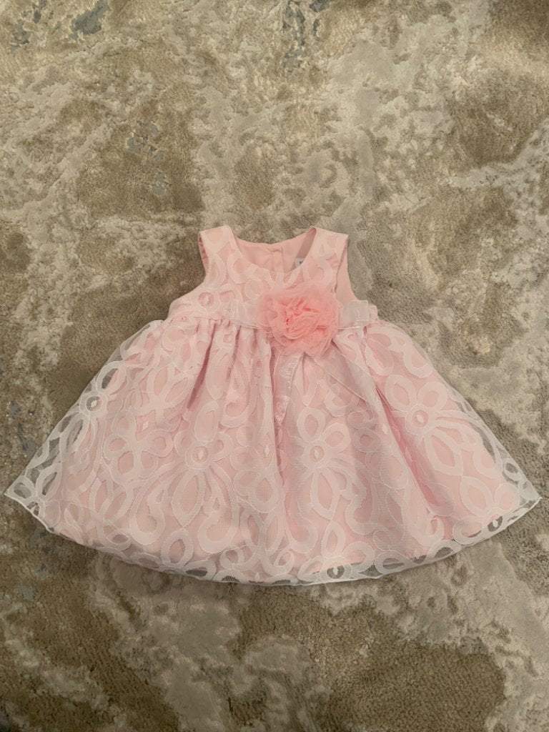New berry size 6m (16 pounds) pink dress with white appliqué, Kids 6 Month (3-6M)