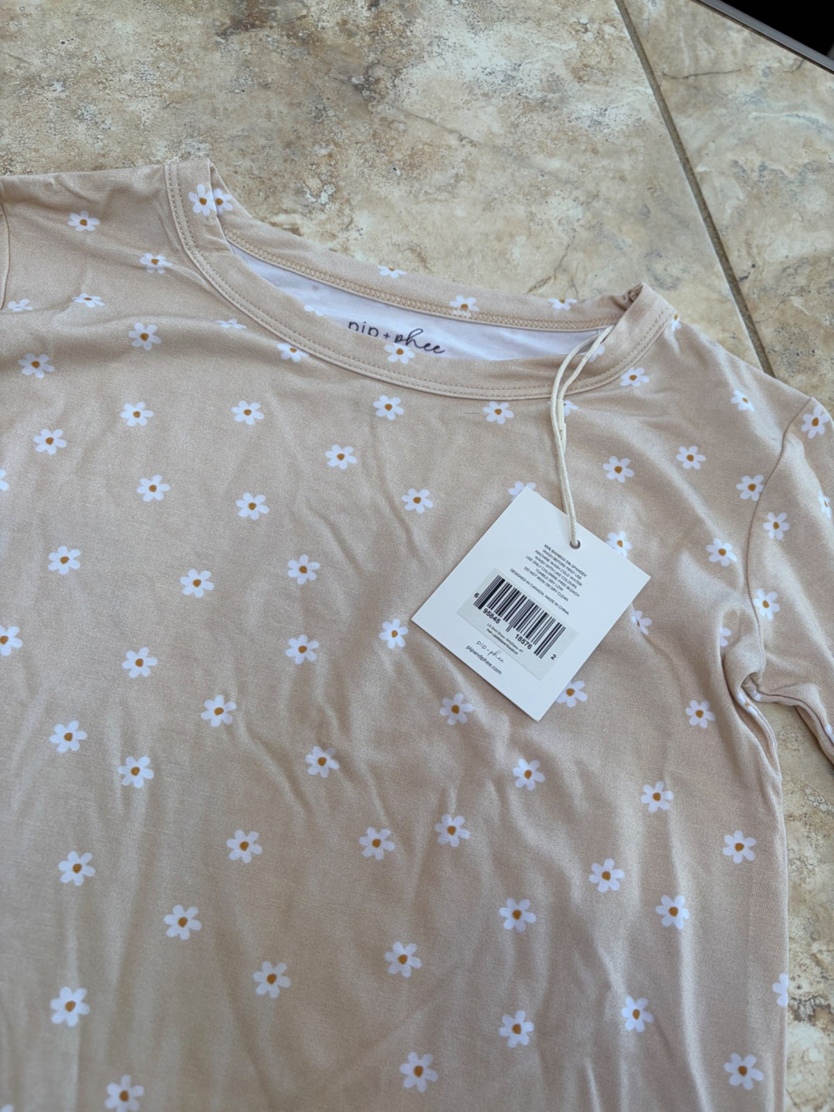 Brand new pip and Phee daisies nightie , Kids 4/4T