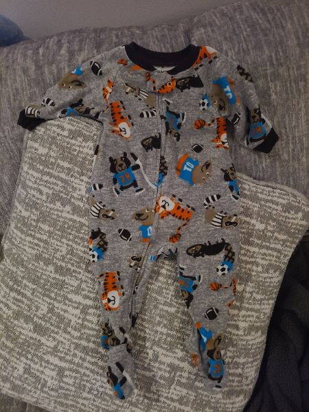 Carter's 6 month sleeper , Kids 6 Month (3-6M)